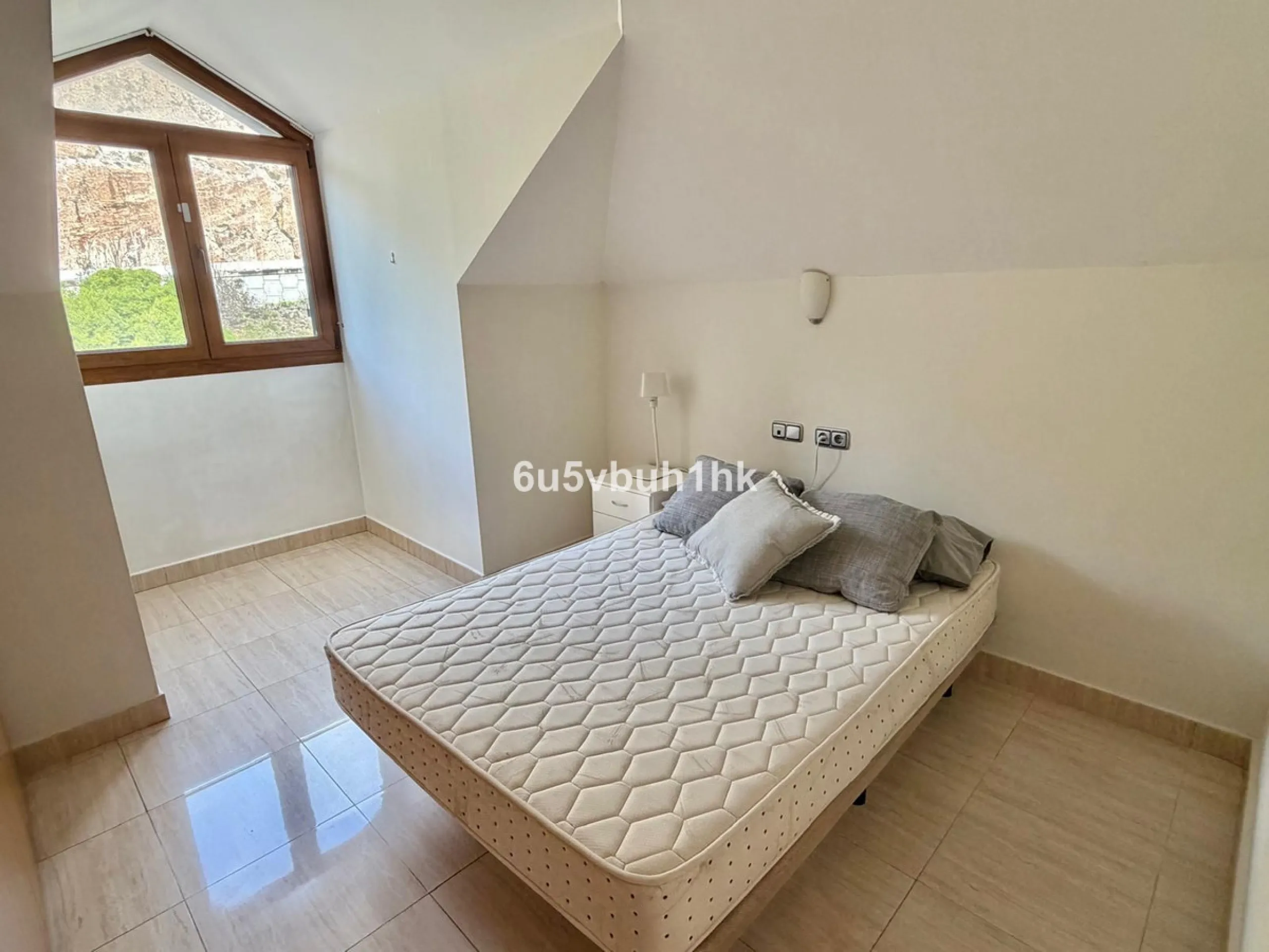 We present this exclusive penthouse in Altos del Higuerón, a property that stands out for its brightness, spaciousness, and spectacular sea views.