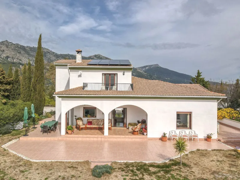 Immaculate Villa in Casarabonela