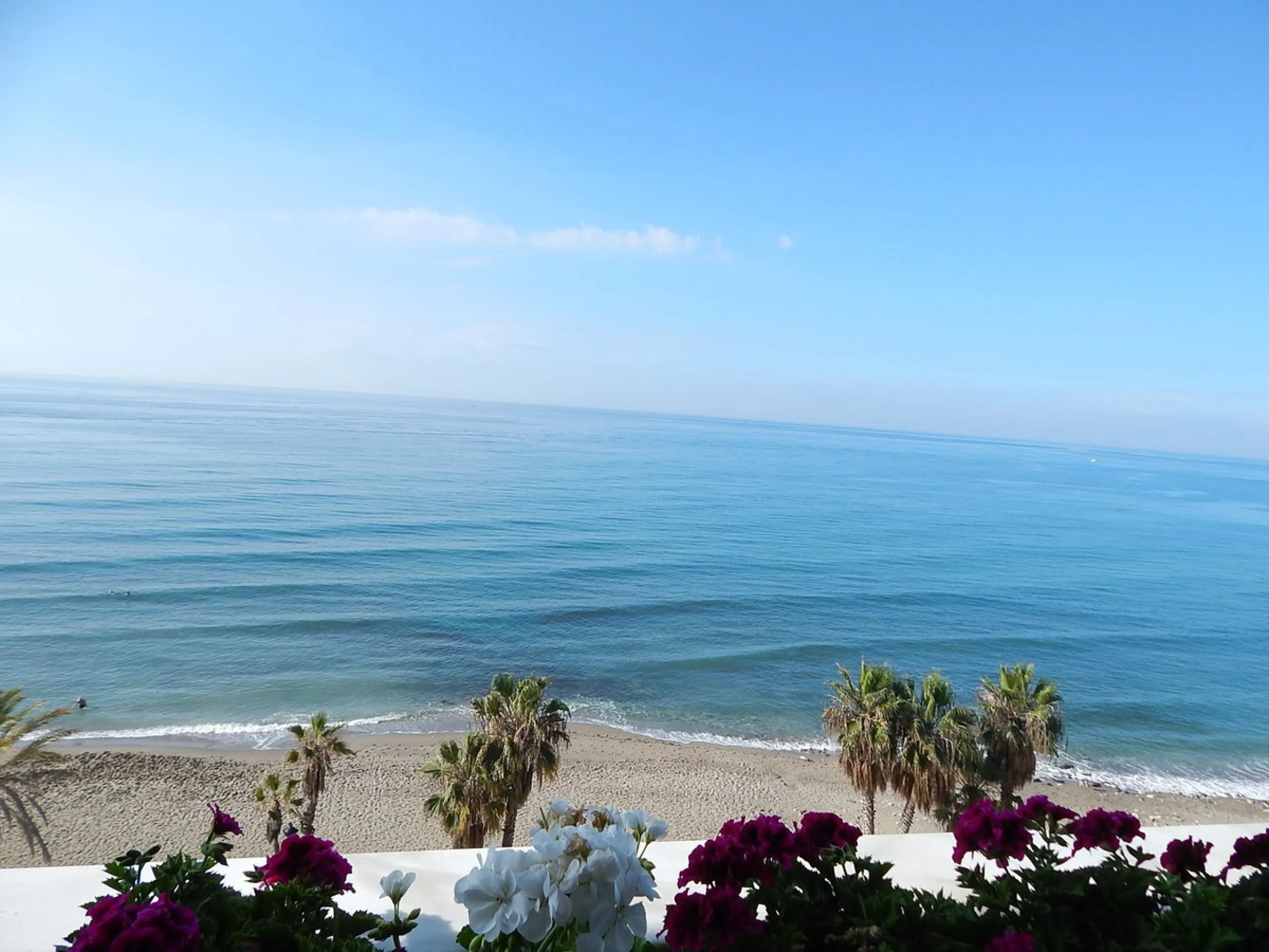 A unique opportunity to acquire a luxurious apartment in the coveted frontline beach of Marbella! This exclusive second-floor apartment in the Marina Mariola Building offers a stunning frontal view of the Mediterranean Sea. It comprises 2 spacious bedroom