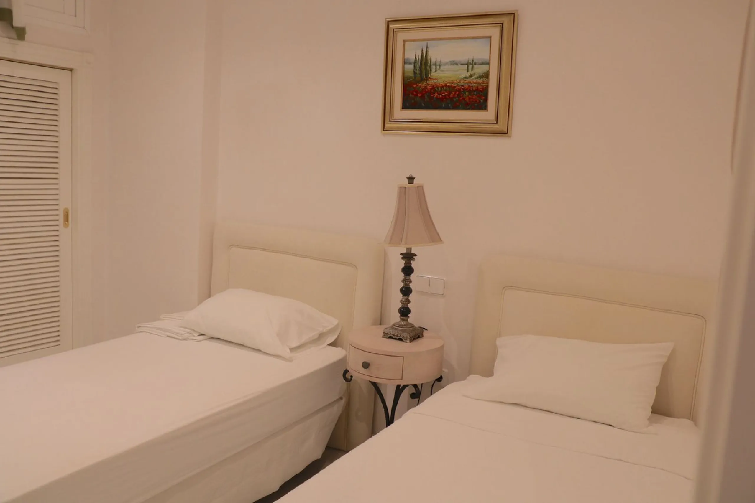 A unique opportunity to acquire a luxurious apartment in the coveted frontline beach of Marbella! This exclusive second-floor apartment in the Marina Mariola Building offers a stunning frontal view of the Mediterranean Sea. It comprises 2 spacious bedroom