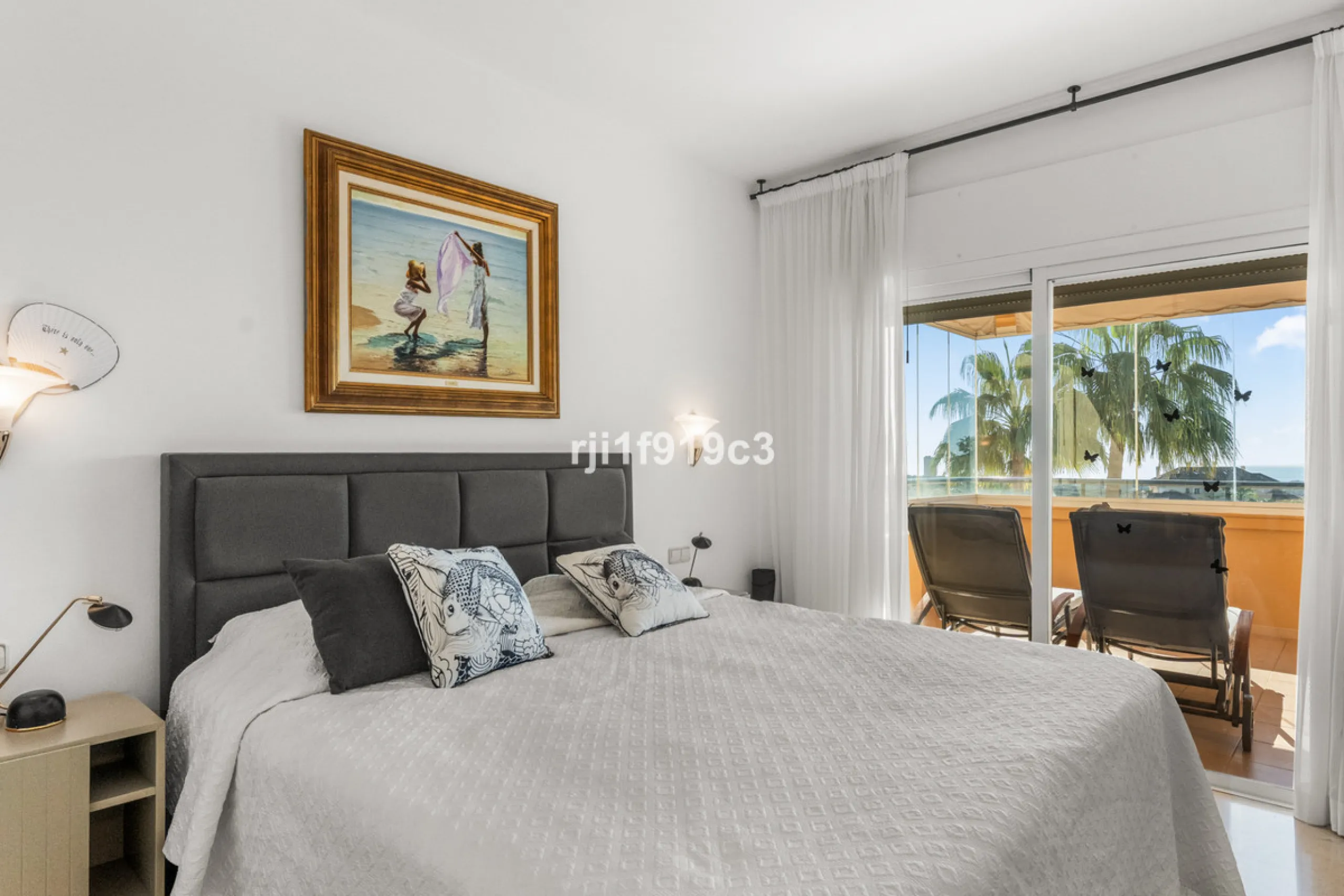 Apartment - Middle Floor Apartment в продаже в Marbella, Málaga. В доме 3 спален и 4 ванных комнат. Площадь дома 151 м²