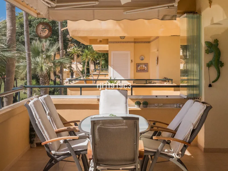 Apartment - Middle Floor Apartment в продаже в Marbella, Málaga. В доме 3 спален и 4 ванных комнат. Площадь дома 151 м²