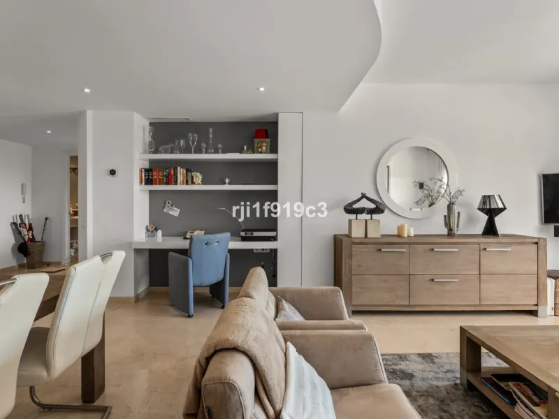 Apartment - Middle Floor Apartment в продаже в Marbella, Málaga. В доме 3 спален и 4 ванных комнат. Площадь дома 151 м²