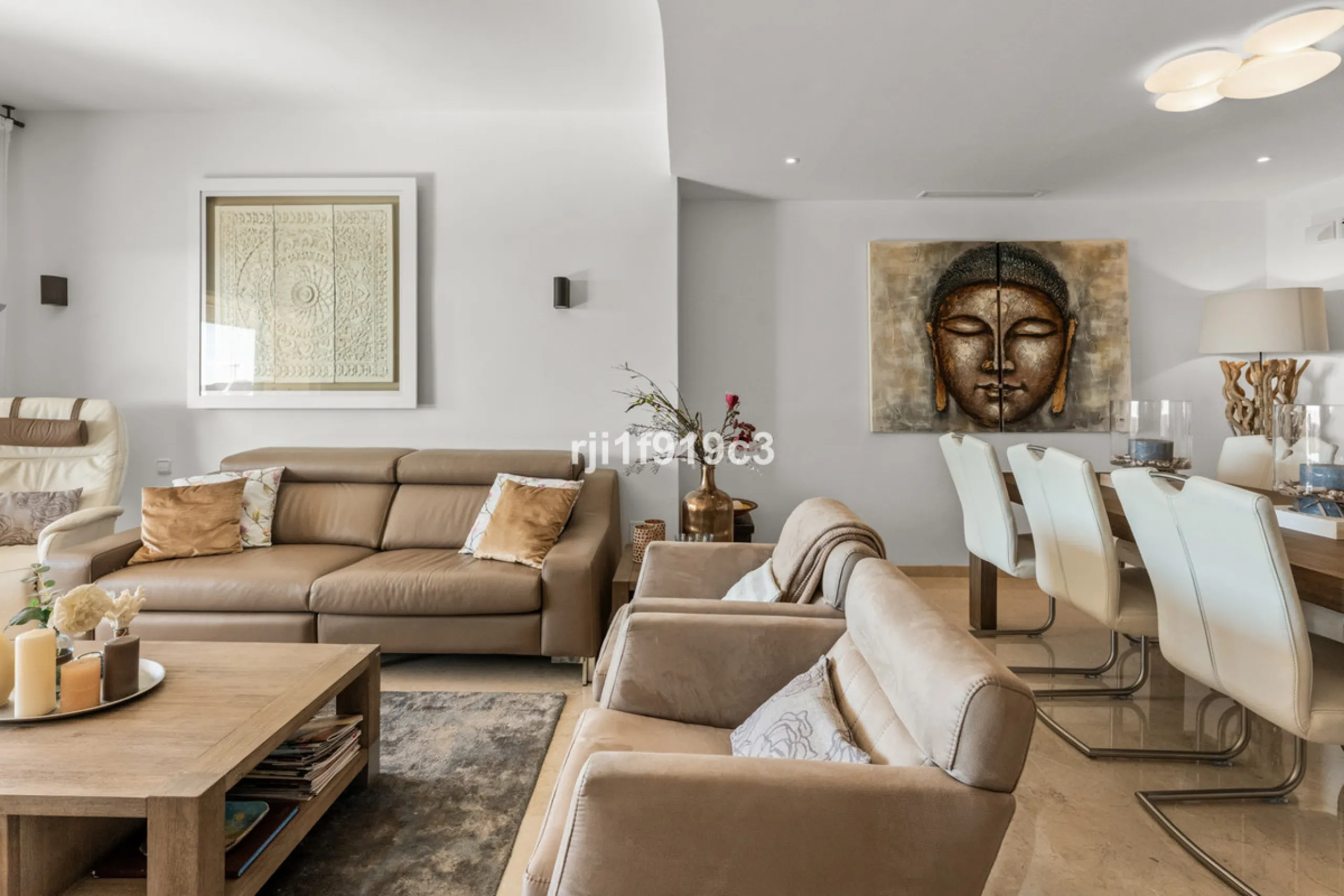 Apartment - Middle Floor Apartment в продаже в Marbella, Málaga. В доме 3 спален и 4 ванных комнат. Площадь дома 151 м²
