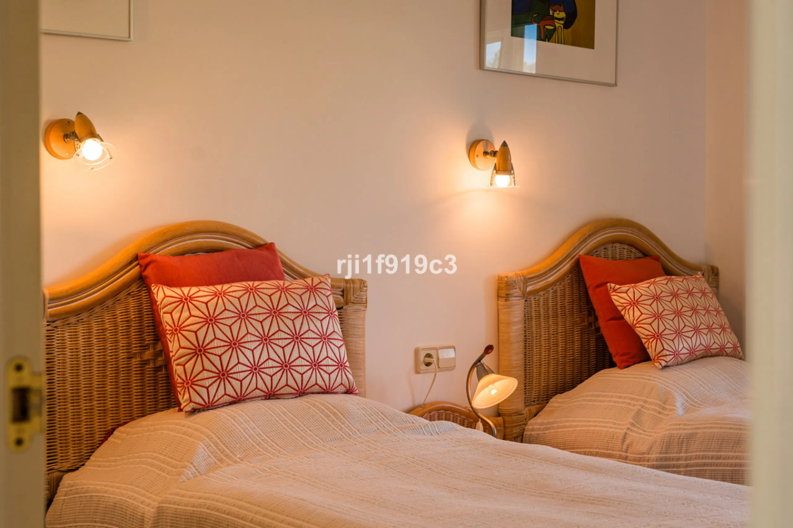 Apartment - Middle Floor Apartment в продаже в Marbella, Málaga. В доме 3 спален и 4 ванных комнат. Площадь дома 151 м²