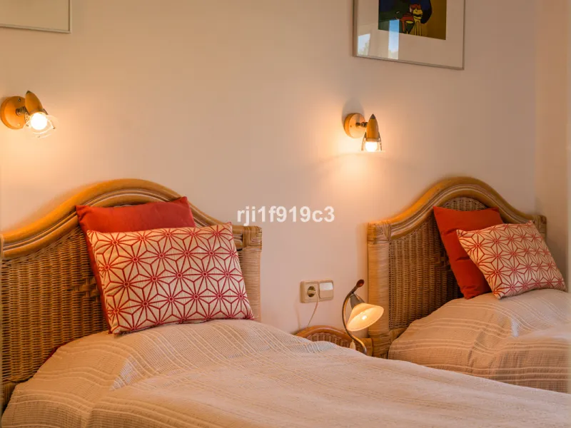 Apartment - Middle Floor Apartment в продаже в Marbella, Málaga. В доме 3 спален и 4 ванных комнат. Площадь дома 151 м²