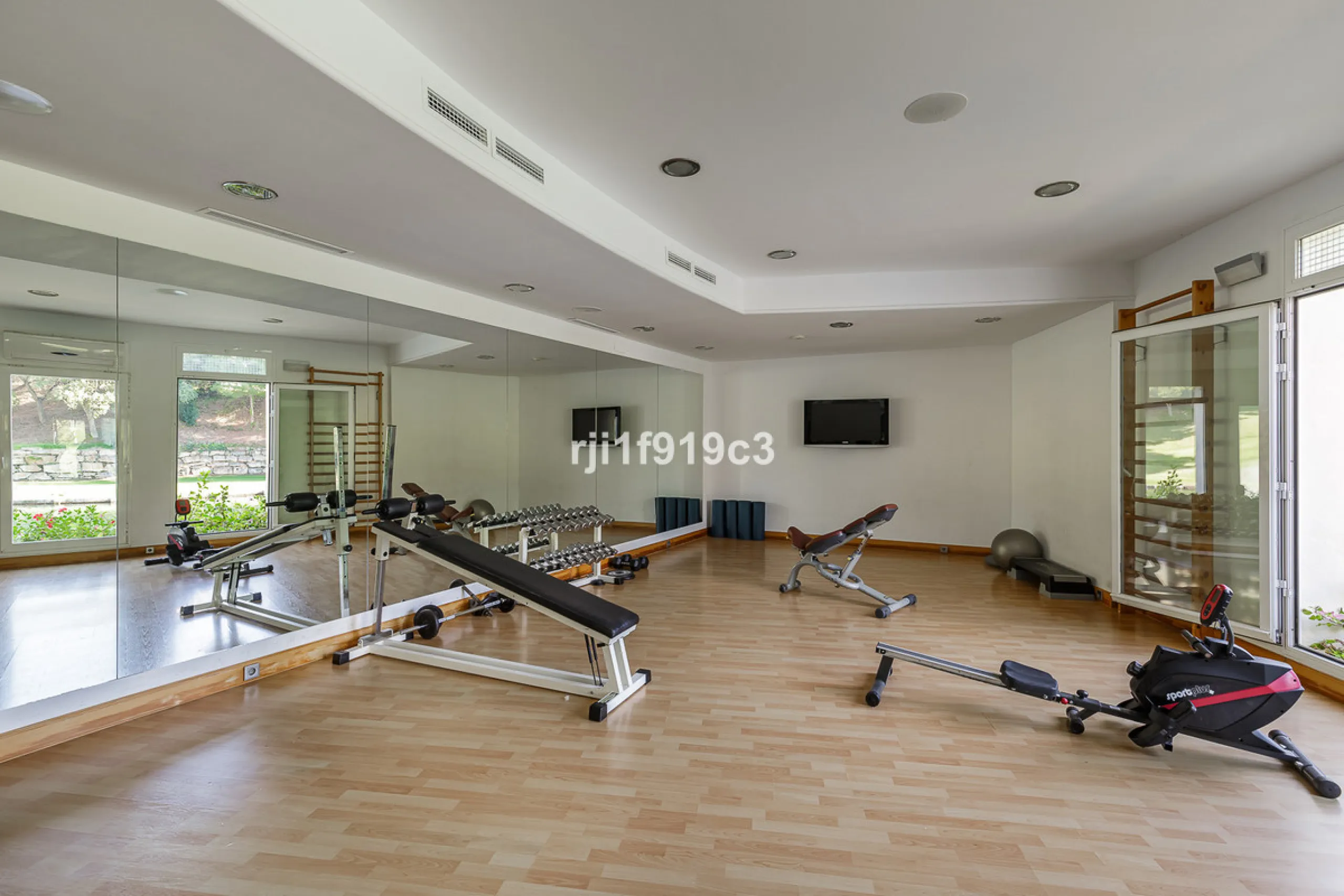 Apartment - Middle Floor Apartment в продаже в Marbella, Málaga. В доме 3 спален и 4 ванных комнат. Площадь дома 151 м²