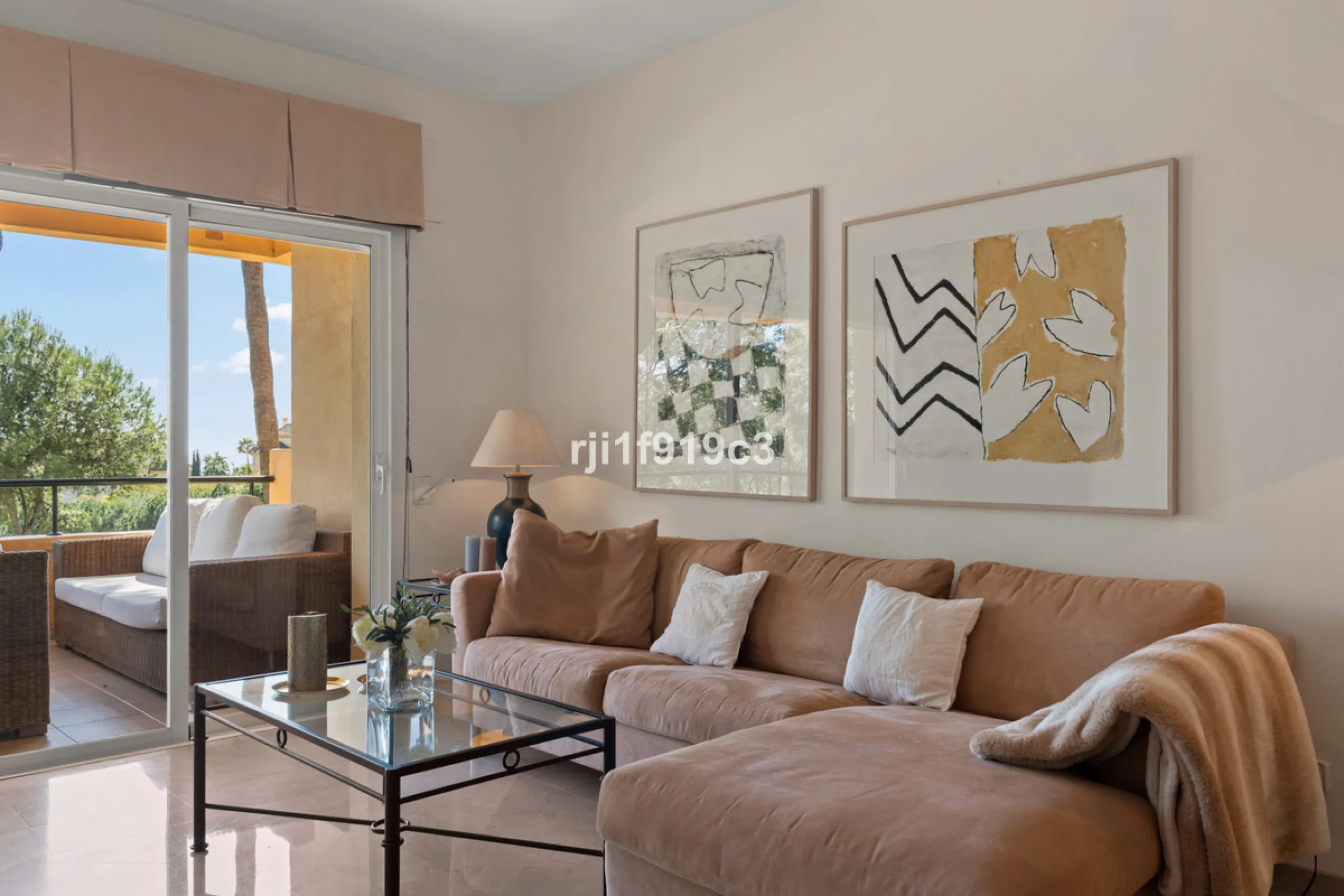 Exceptional corner apartment in Elviria Hills – space, privacy and lifestyle in one of the most desirable areas of Elviria, Marbella.