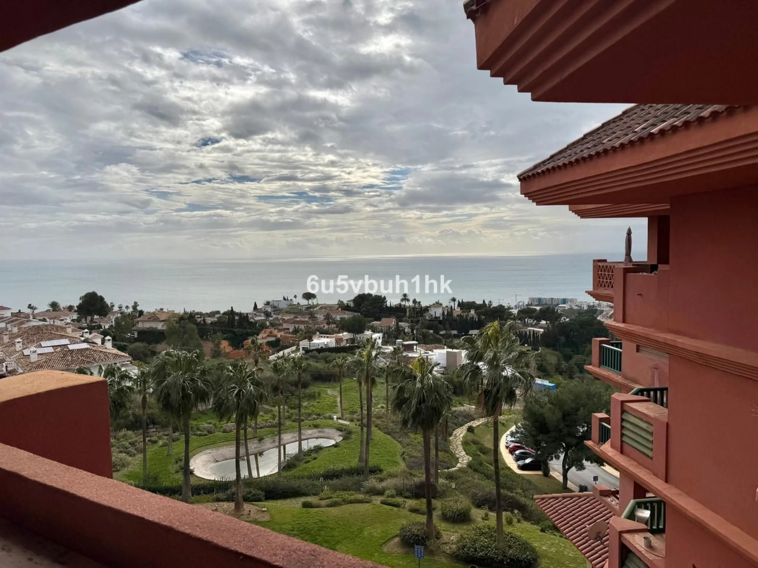 We present this exclusive penthouse in Altos del Higuerón, a property that stands out for its brightness, spaciousness, and spectacular sea views.