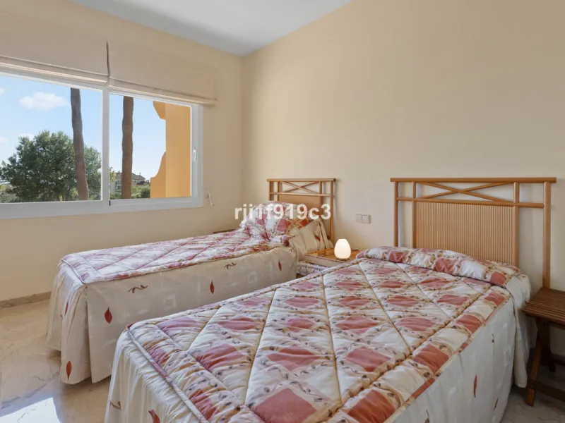 Exceptional corner apartment in Elviria Hills – space, privacy and lifestyle in one of the most desirable areas of Elviria, Marbella.