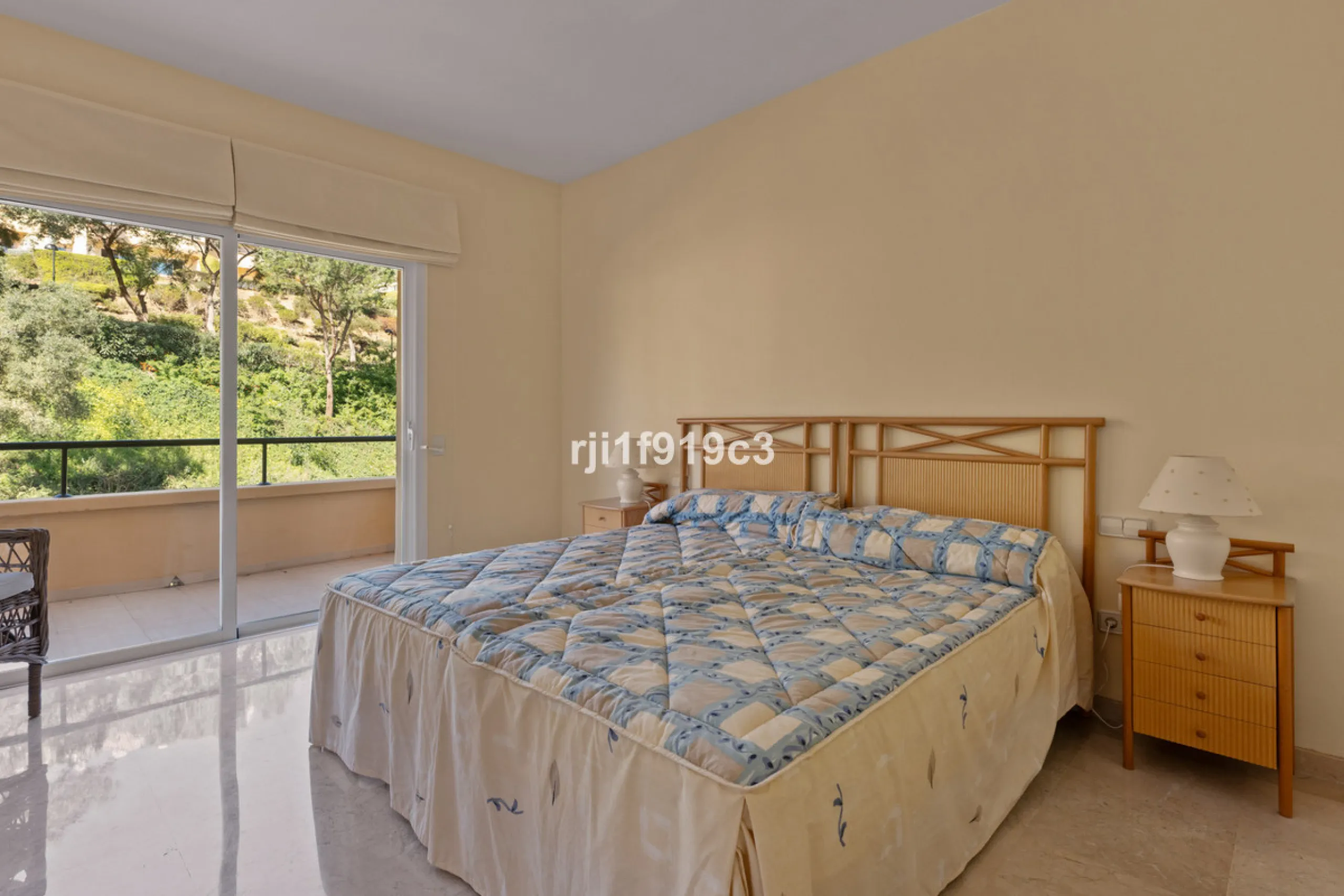 Exceptional corner apartment in Elviria Hills – space, privacy and lifestyle in one of the most desirable areas of Elviria, Marbella.