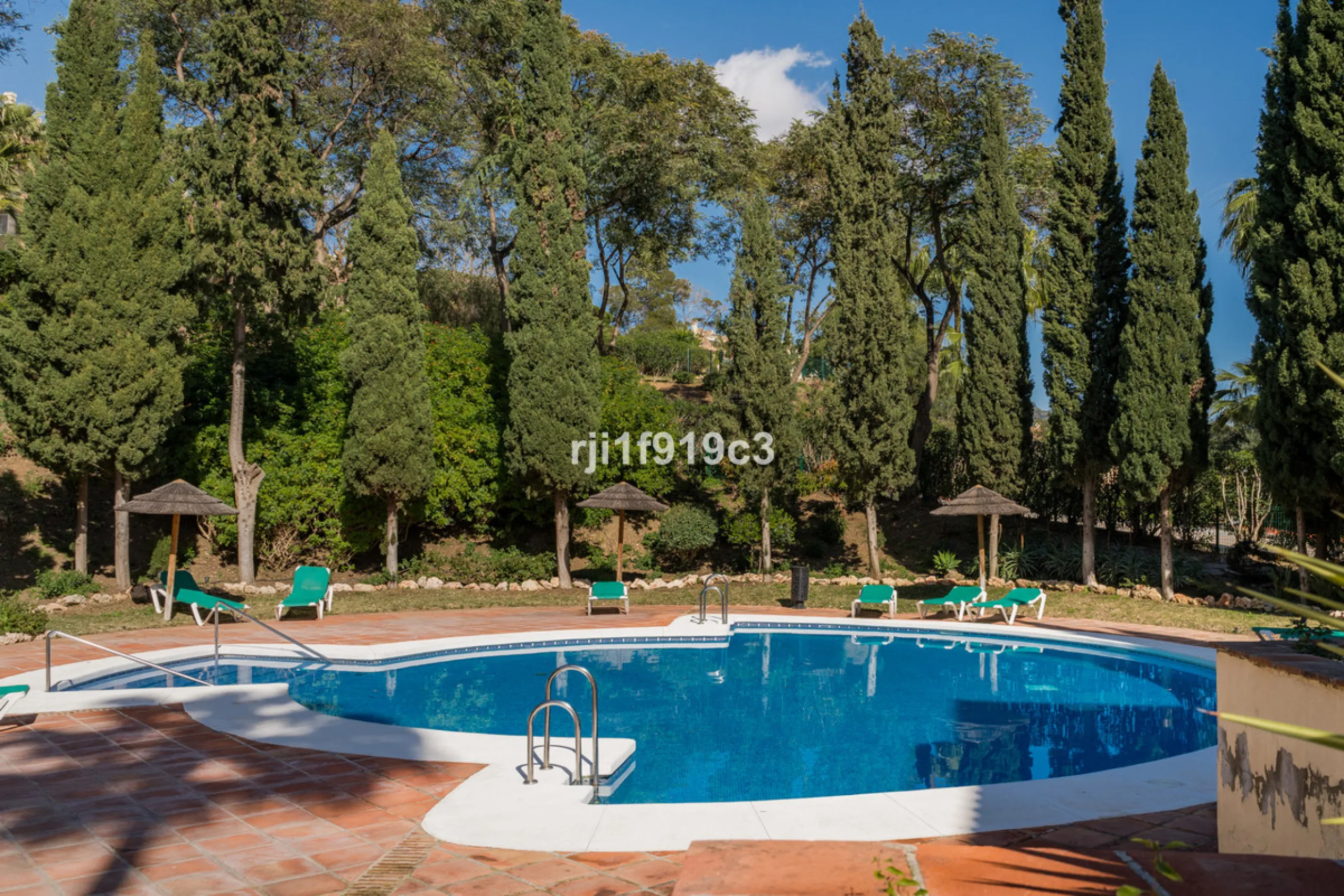 Exceptional corner apartment in Elviria Hills – space, privacy and lifestyle in one of the most desirable areas of Elviria, Marbella.
