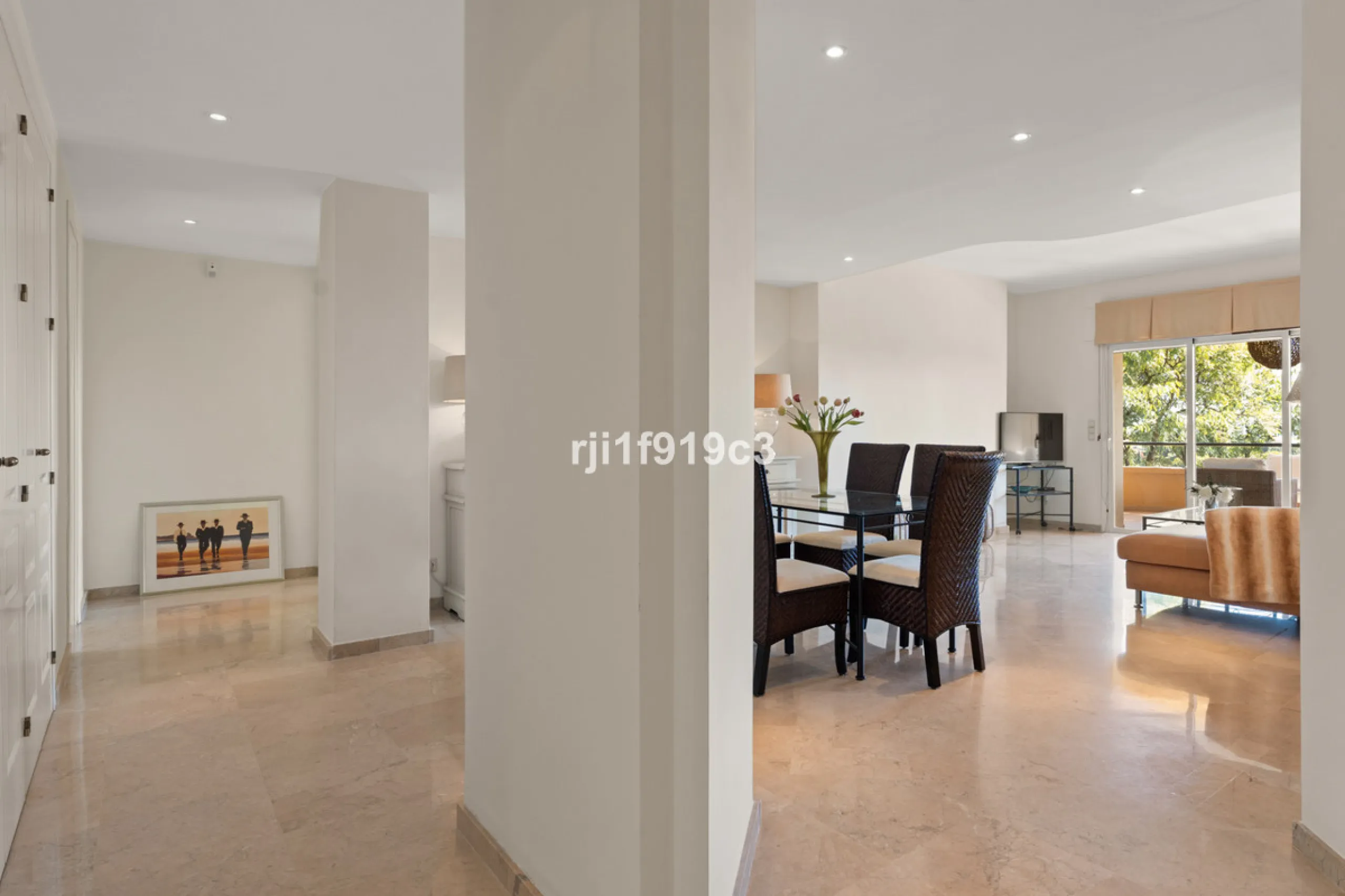 Exceptional corner apartment in Elviria Hills – space, privacy and lifestyle in one of the most desirable areas of Elviria, Marbella.