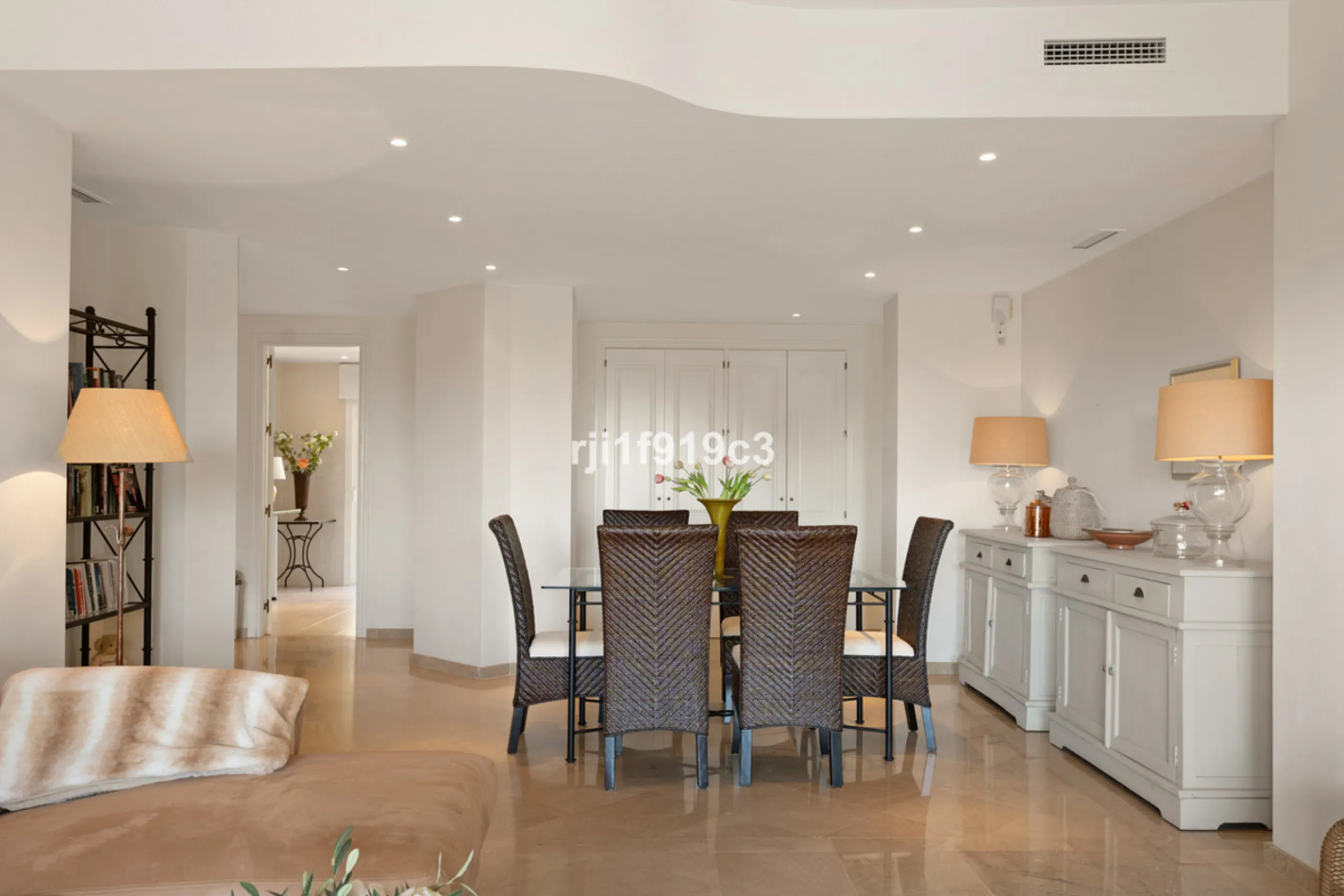 Exceptional corner apartment in Elviria Hills – space, privacy and lifestyle in one of the most desirable areas of Elviria, Marbella.
