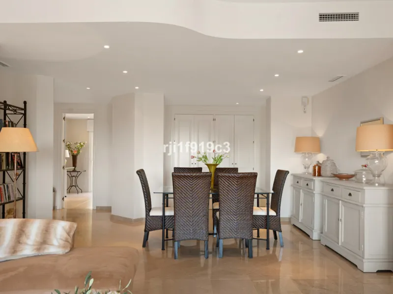 Exceptional corner apartment in Elviria Hills – space, privacy and lifestyle in one of the most desirable areas of Elviria, Marbella.