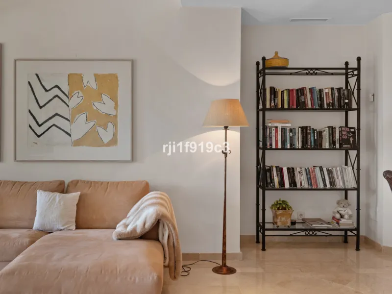 Exceptional corner apartment in Elviria Hills – space, privacy and lifestyle in one of the most desirable areas of Elviria, Marbella.