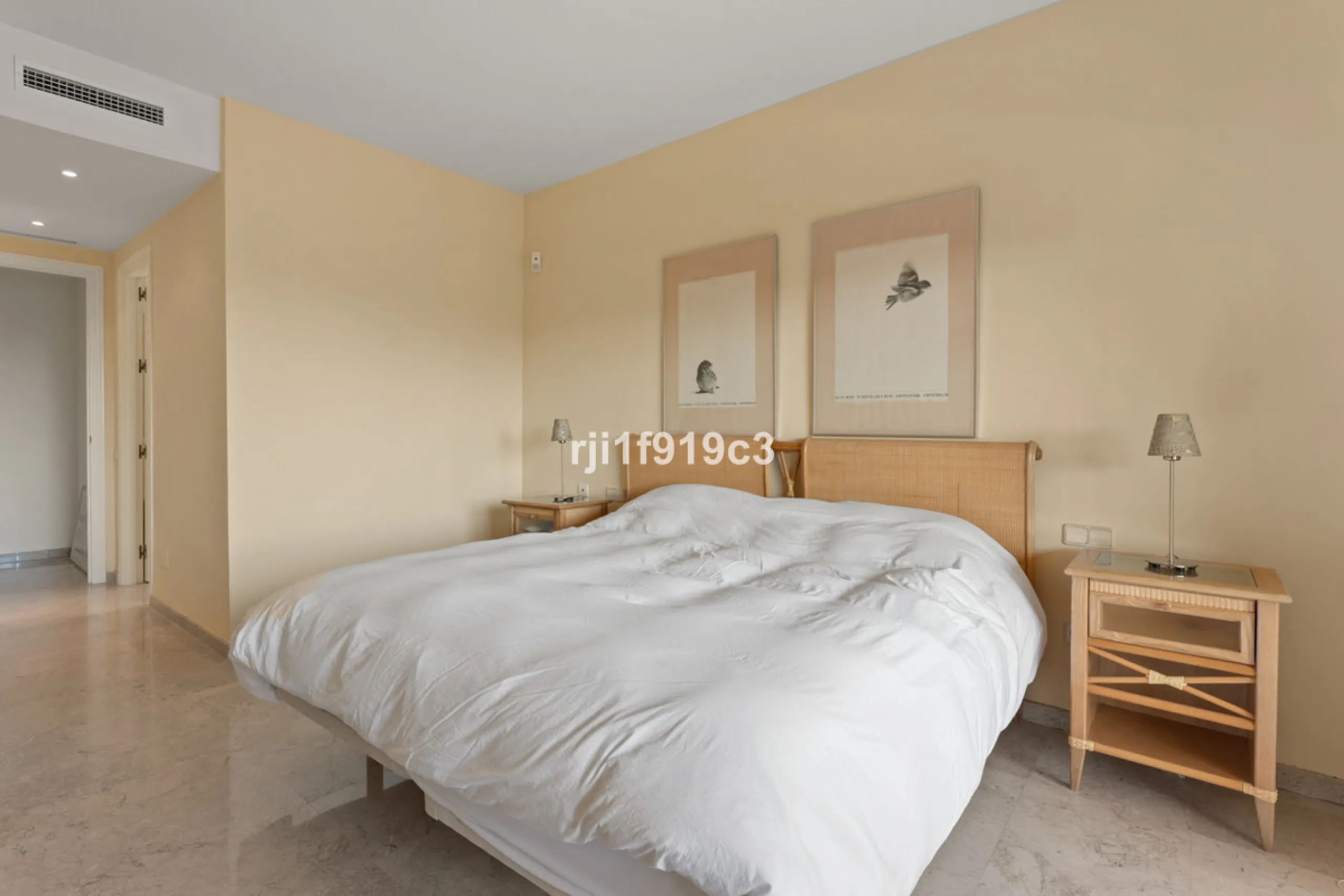 Exceptional corner apartment in Elviria Hills – space, privacy and lifestyle in one of the most desirable areas of Elviria, Marbella.