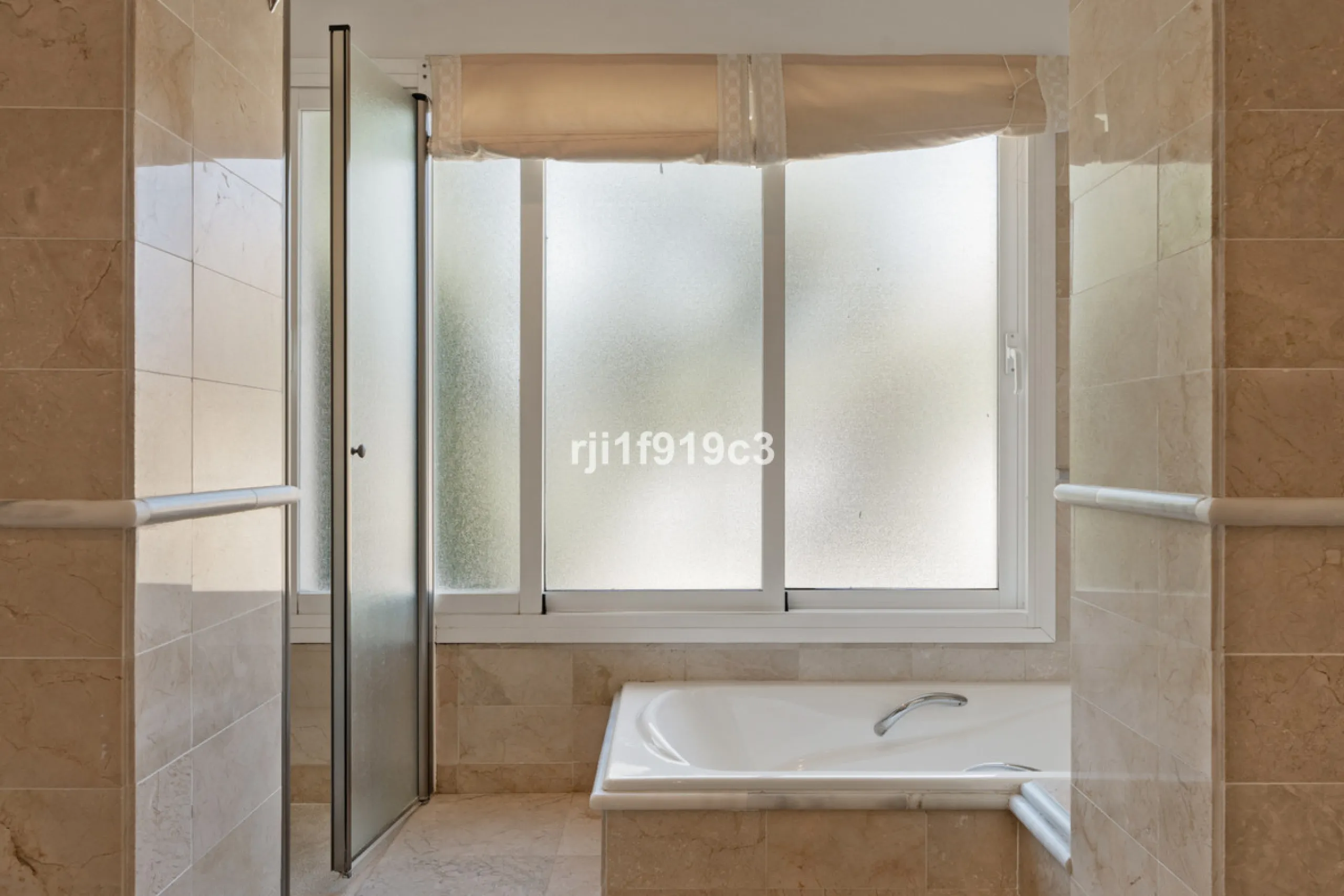Exceptional corner apartment in Elviria Hills – space, privacy and lifestyle in one of the most desirable areas of Elviria, Marbella.