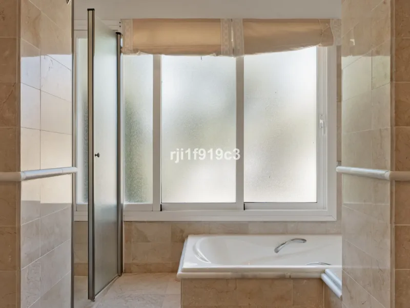 Exceptional corner apartment in Elviria Hills – space, privacy and lifestyle in one of the most desirable areas of Elviria, Marbella.