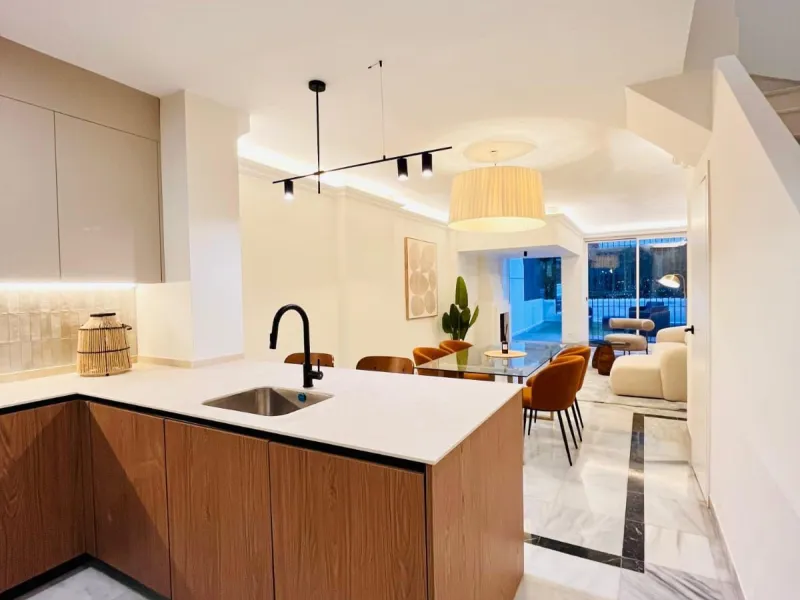 Apartment - Duplex в продаже в Marbella, Málaga. В доме 2 спален и 3 ванных комнат. Площадь дома 163 м²