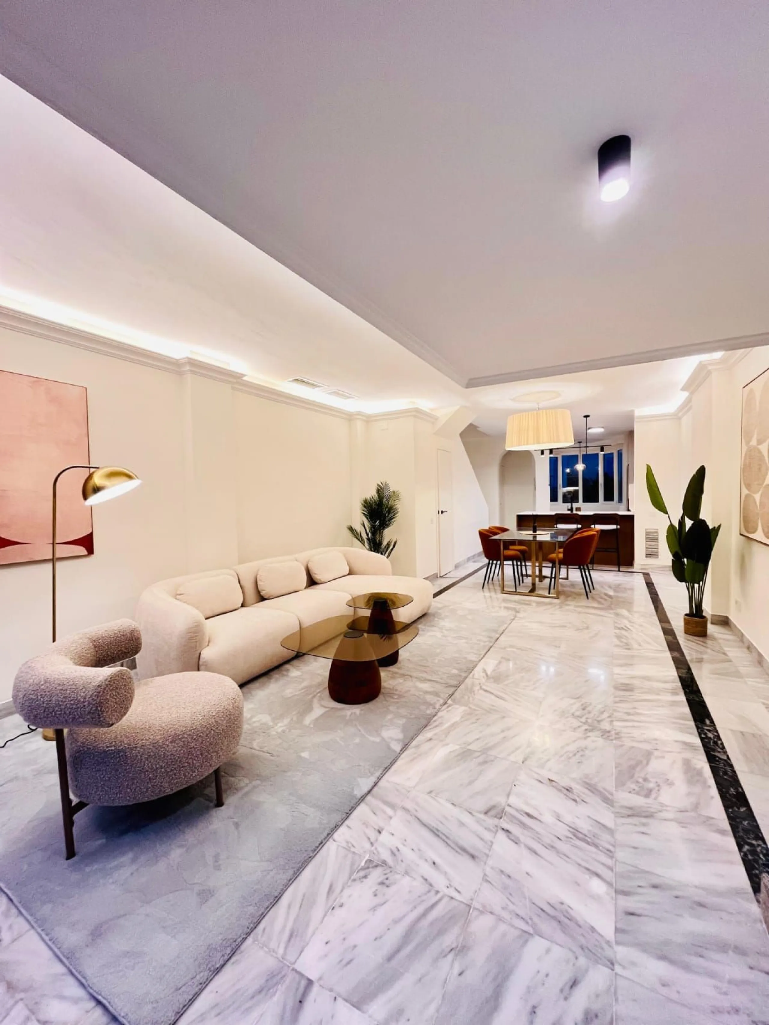 Apartment - Duplex в продаже в Marbella, Málaga. В доме 2 спален и 3 ванных комнат. Площадь дома 163 м²