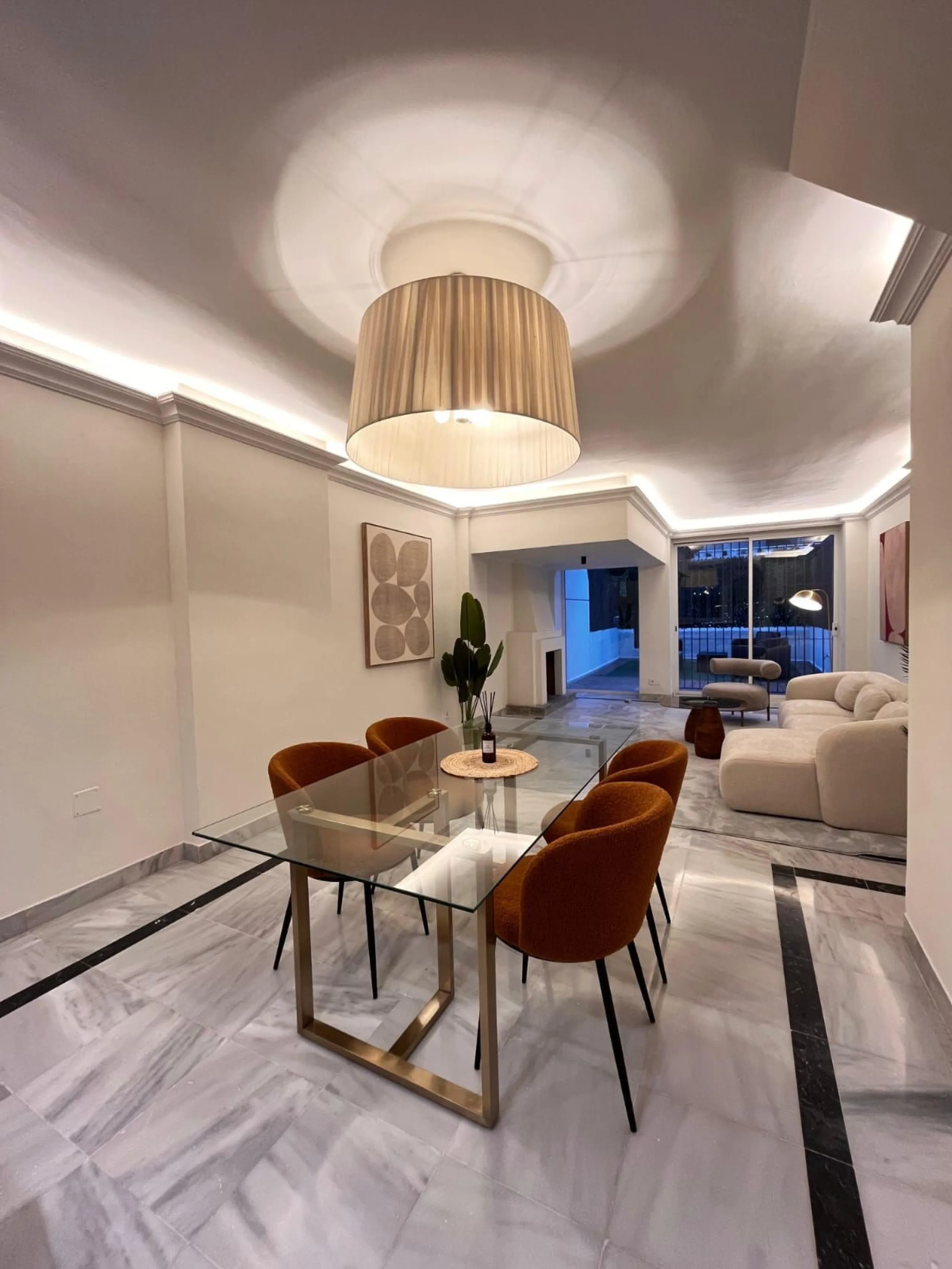 Apartment - Duplex в продаже в Marbella, Málaga. В доме 2 спален и 3 ванных комнат. Площадь дома 163 м²