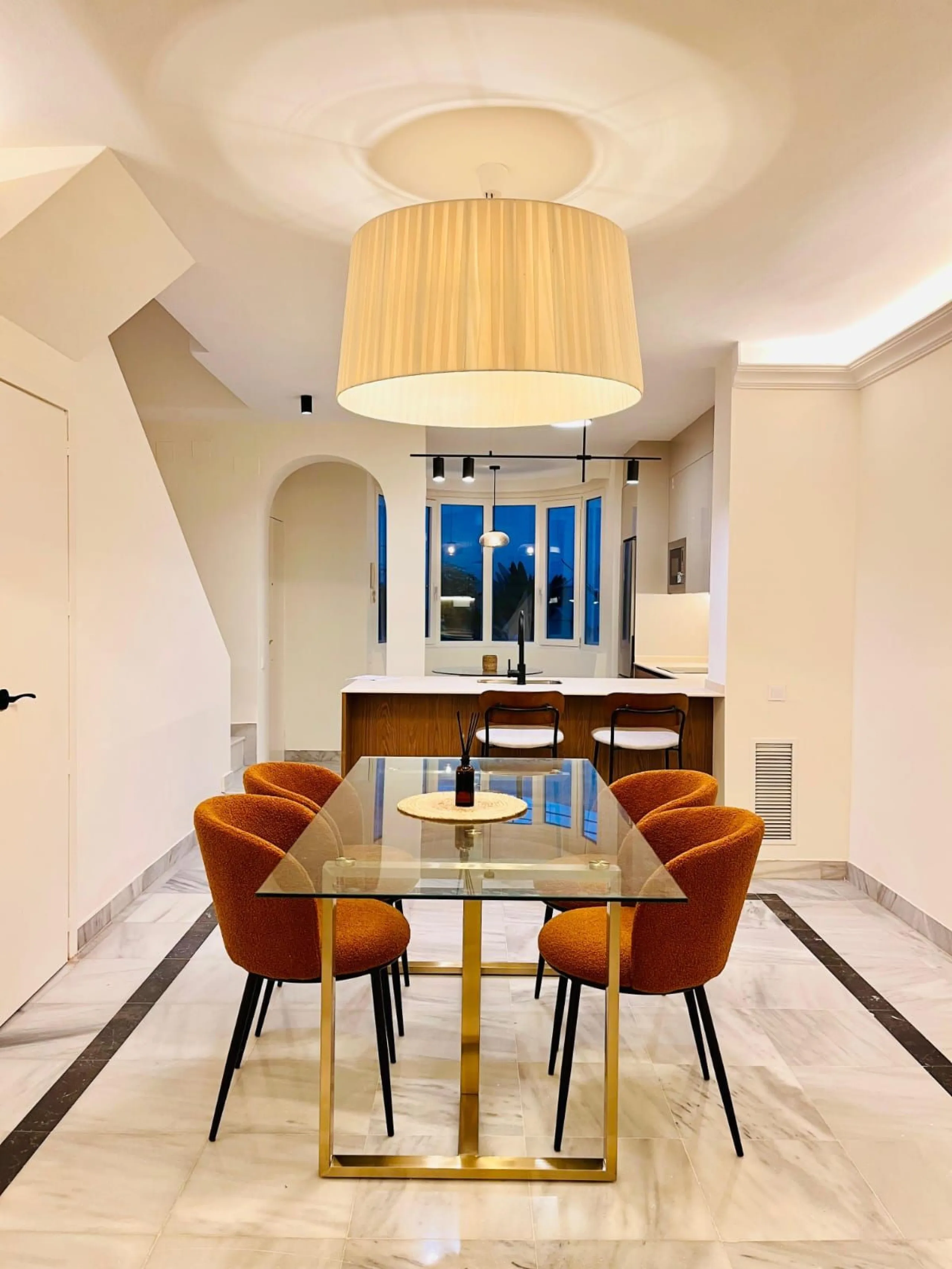 Apartment - Duplex в продаже в Marbella, Málaga. В доме 2 спален и 3 ванных комнат. Площадь дома 163 м²