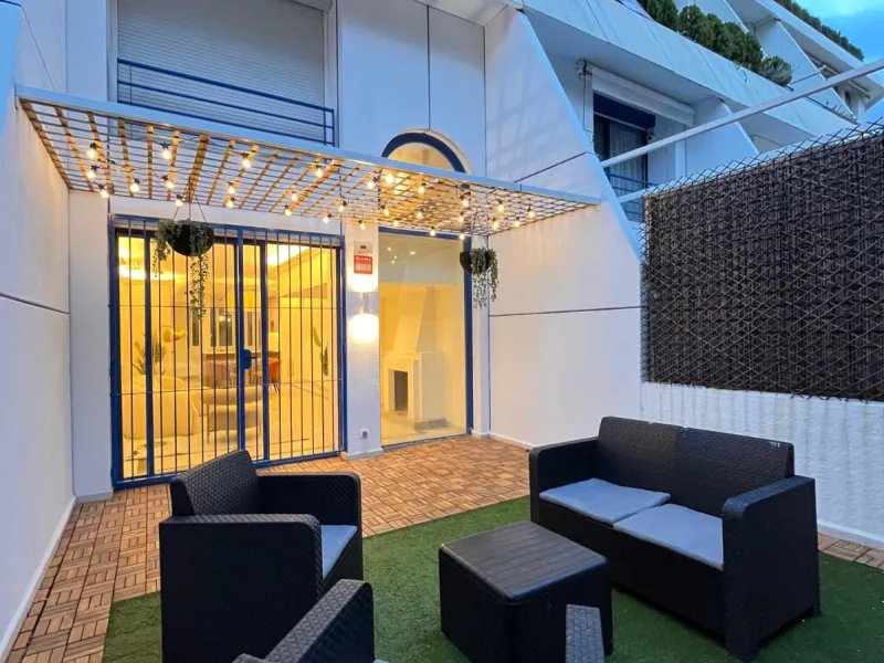 Apartment - Duplex в продаже в Marbella, Málaga. В доме 2 спален и 3 ванных комнат. Площадь дома 163 м²
