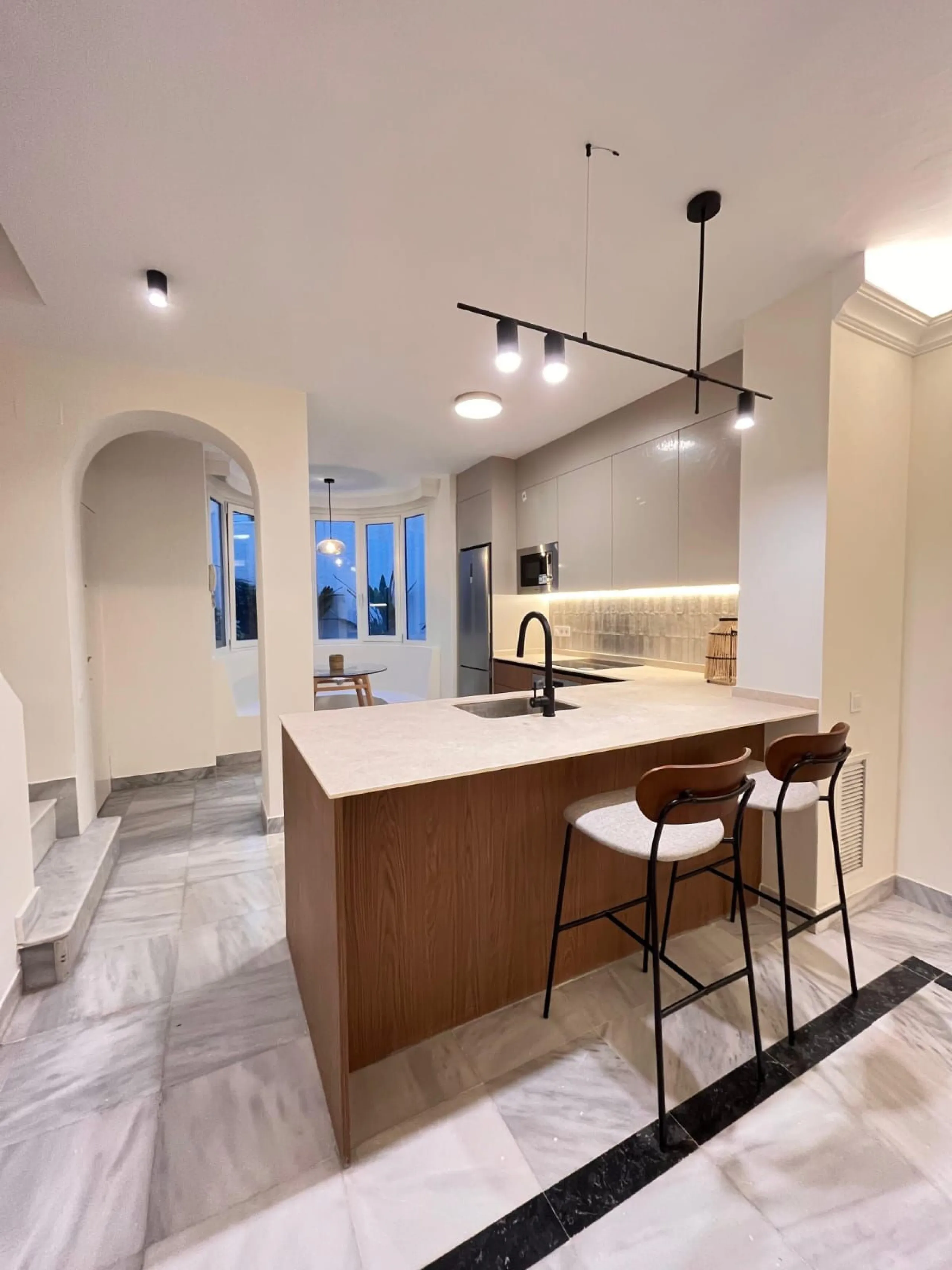 Apartment - Duplex в продаже в Marbella, Málaga. В доме 2 спален и 3 ванных комнат. Площадь дома 163 м²