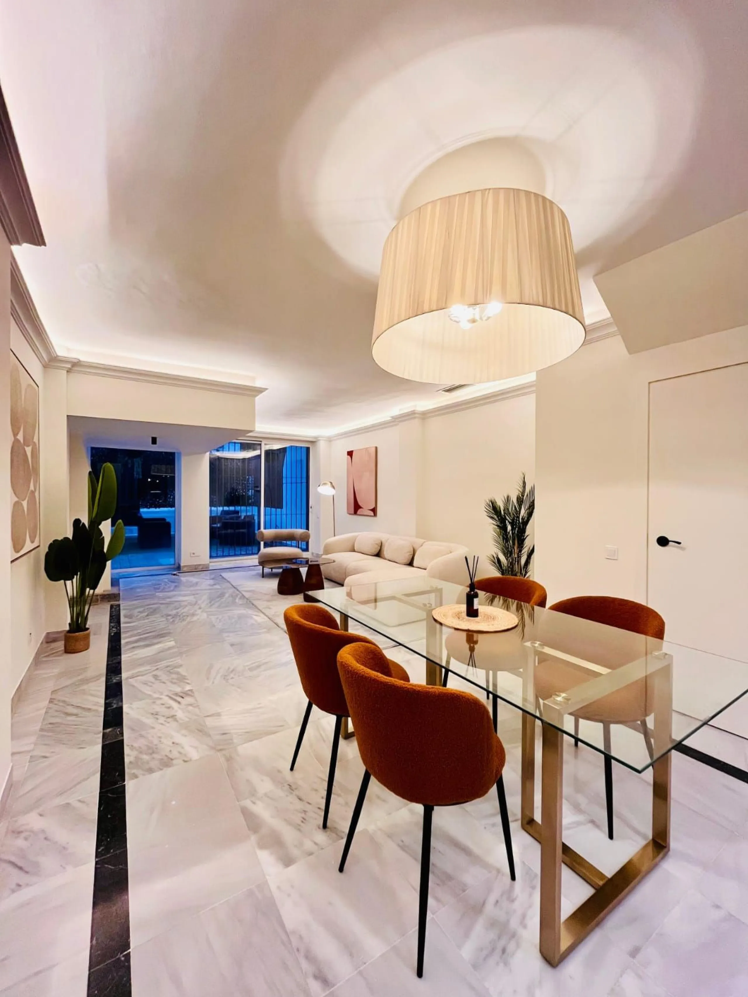 Apartment - Duplex в продаже в Marbella, Málaga. В доме 2 спален и 3 ванных комнат. Площадь дома 163 м²