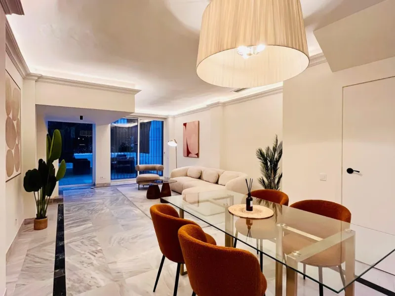 Apartment - Duplex в продаже в Marbella, Málaga. В доме 2 спален и 3 ванных комнат. Площадь дома 163 м²