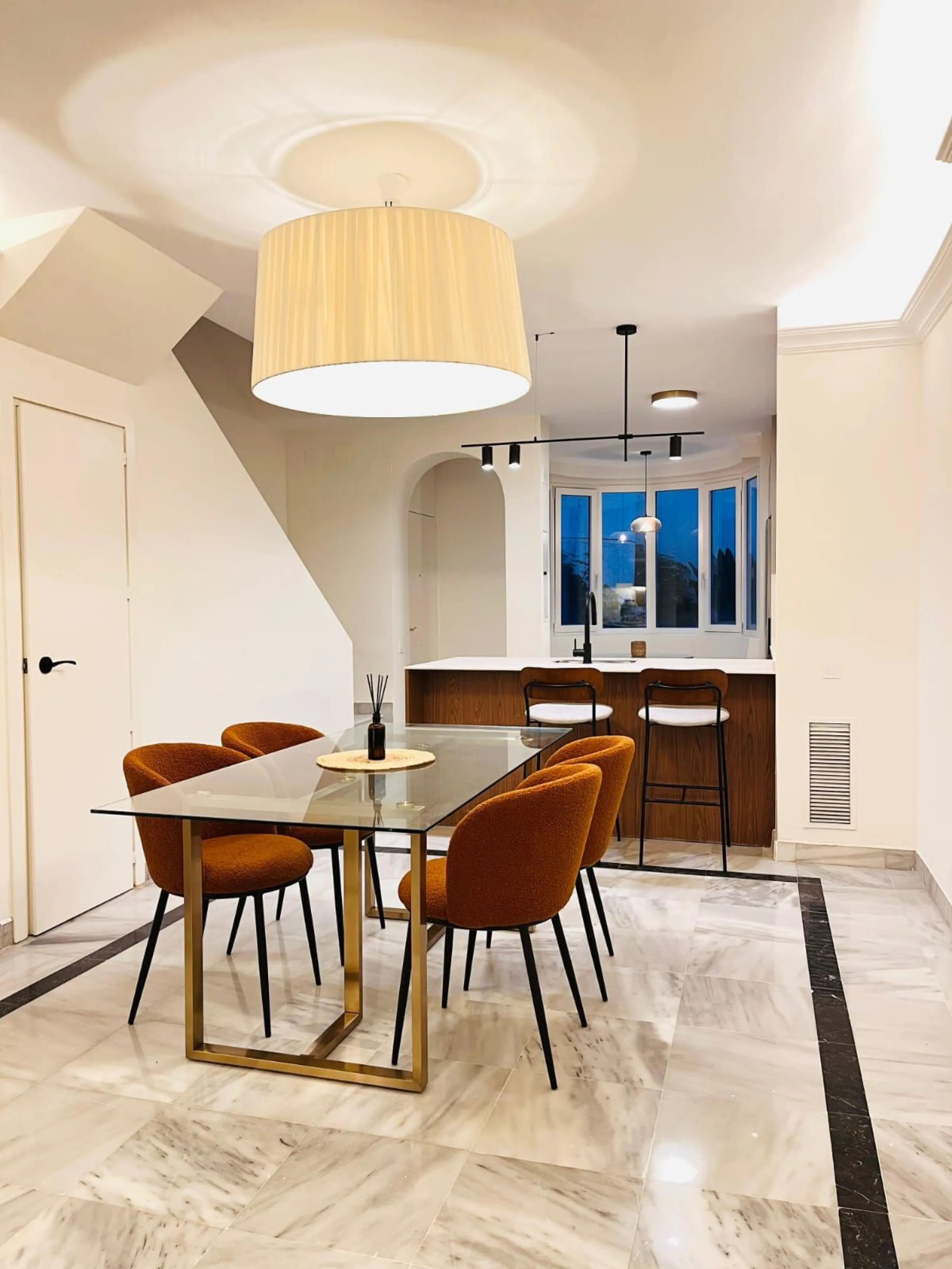 Apartment - Duplex в продаже в Marbella, Málaga. В доме 2 спален и 3 ванных комнат. Площадь дома 163 м²