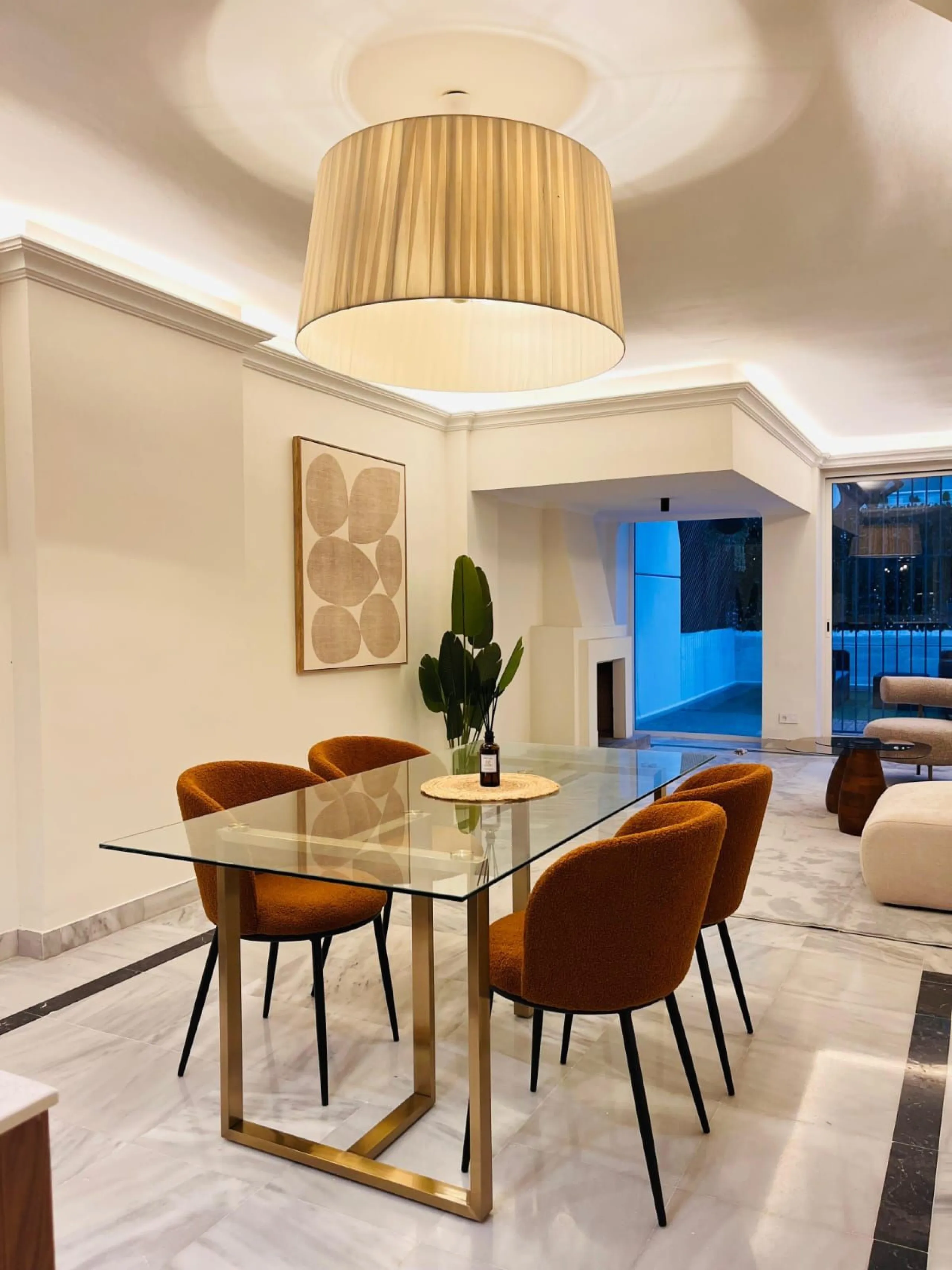 Apartment - Duplex в продаже в Marbella, Málaga. В доме 2 спален и 3 ванных комнат. Площадь дома 163 м²