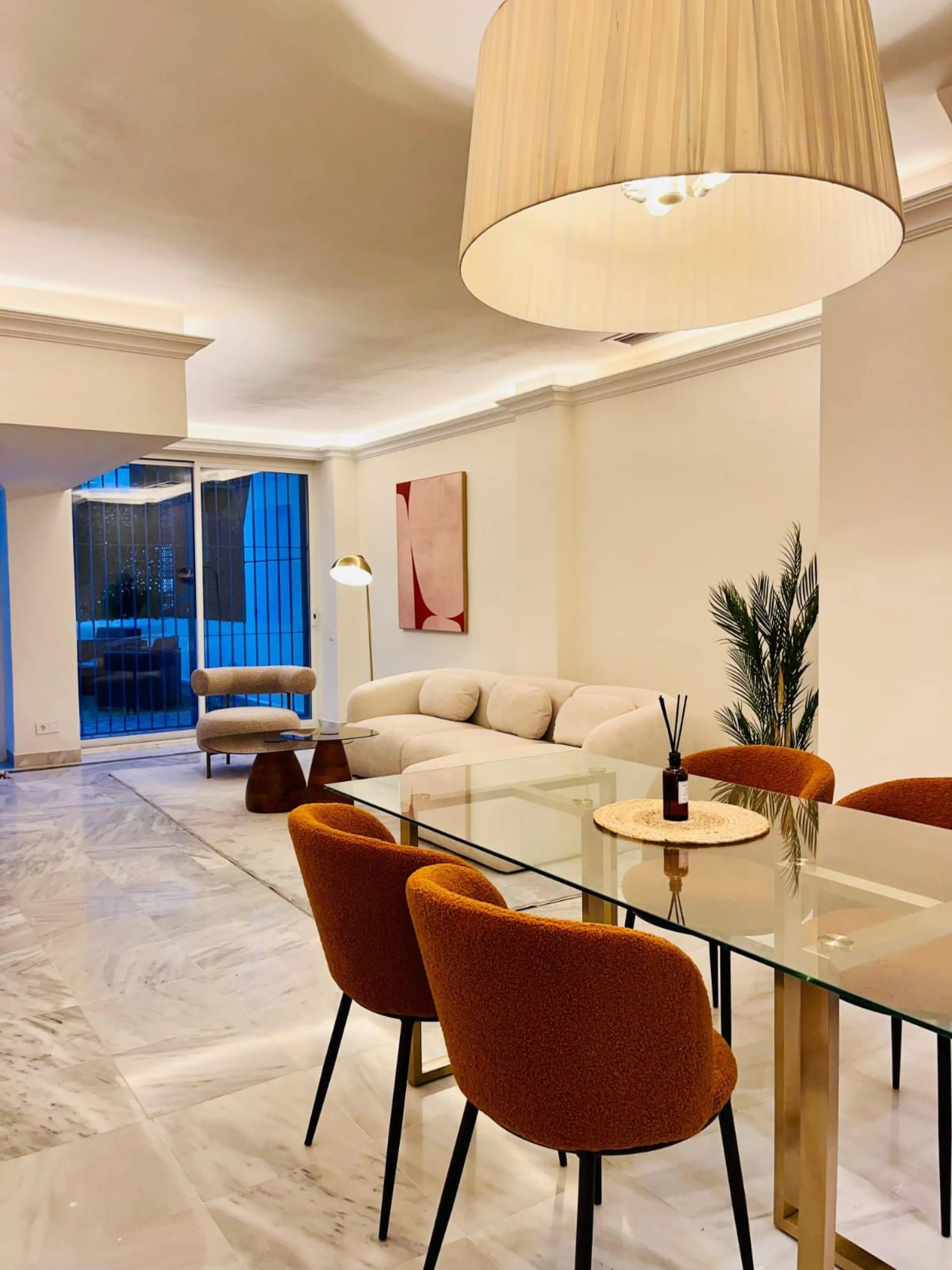 Apartment - Duplex в продаже в Marbella, Málaga. В доме 2 спален и 3 ванных комнат. Площадь дома 163 м²