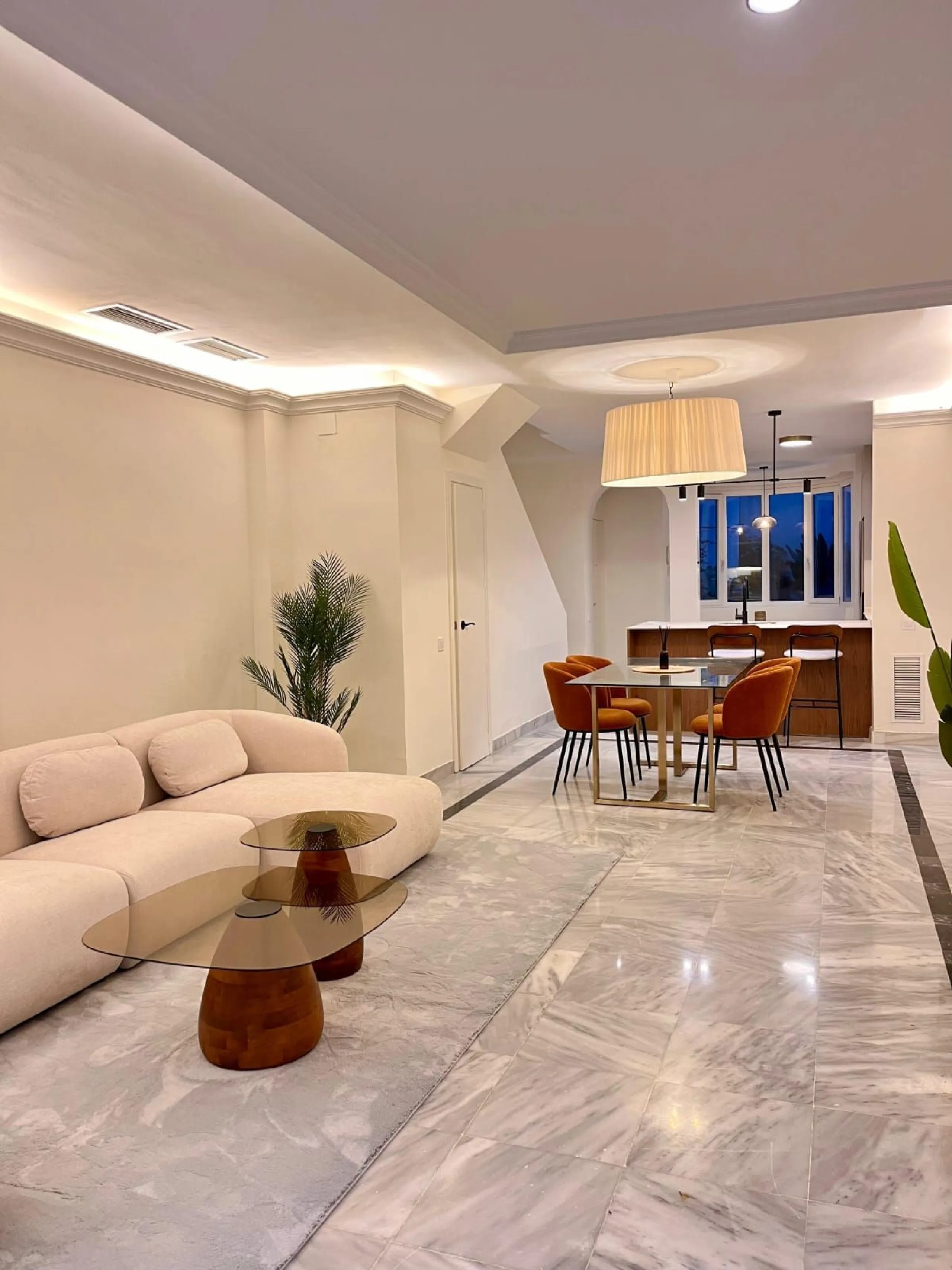 Apartment - Duplex в продаже в Marbella, Málaga. В доме 2 спален и 3 ванных комнат. Площадь дома 163 м²