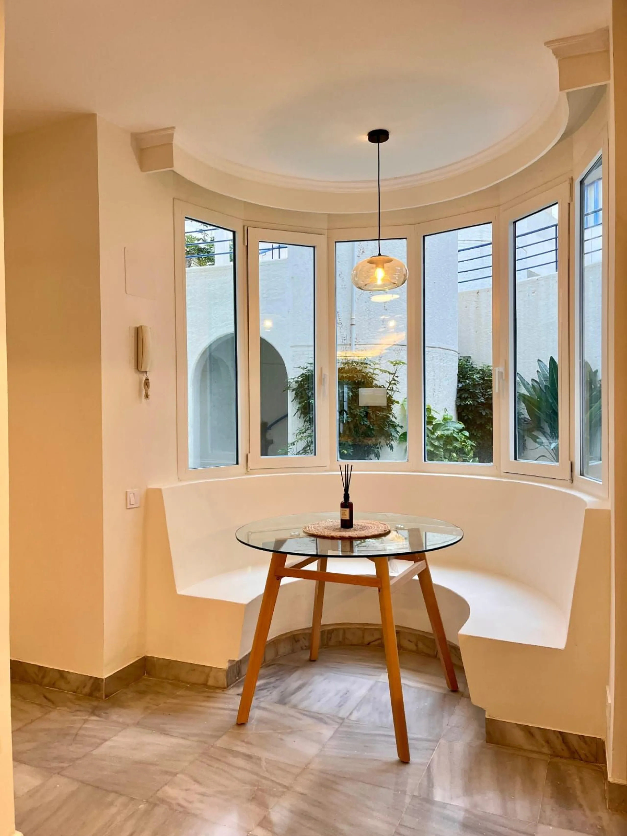 Apartment - Duplex в продаже в Marbella, Málaga. В доме 2 спален и 3 ванных комнат. Площадь дома 163 м²