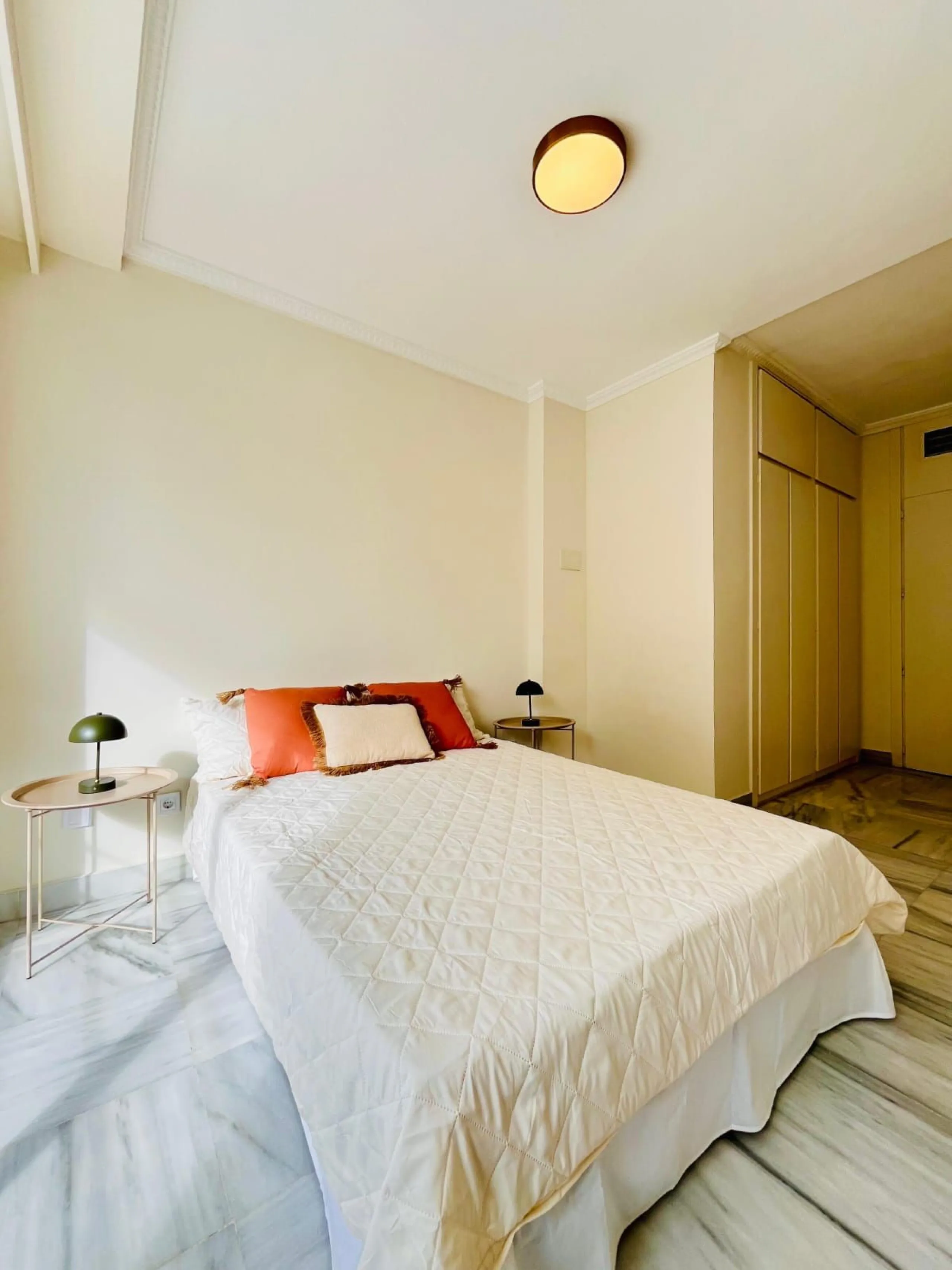 Apartment - Duplex в продаже в Marbella, Málaga. В доме 2 спален и 3 ванных комнат. Площадь дома 163 м²