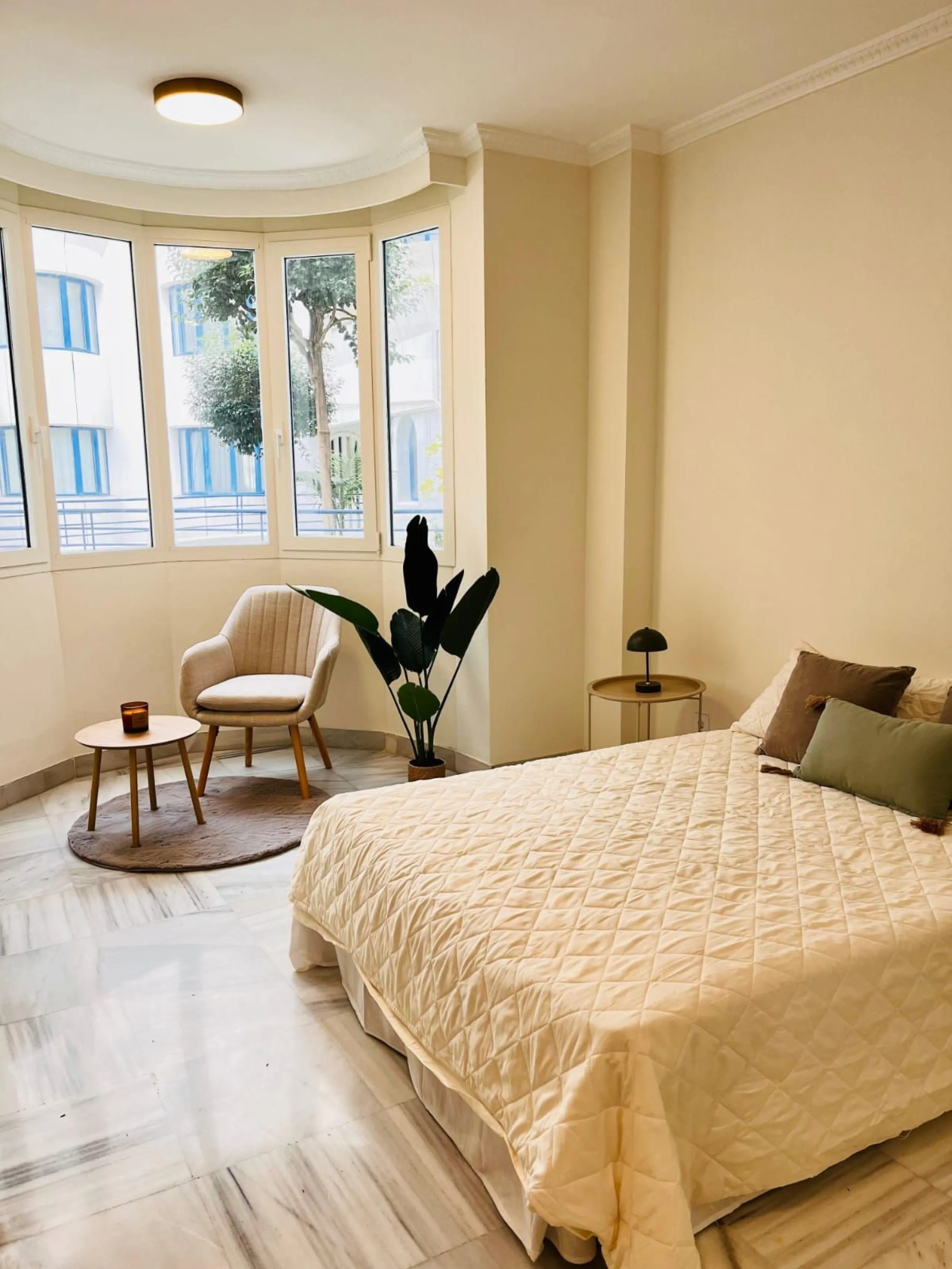 Apartment - Duplex в продаже в Marbella, Málaga. В доме 2 спален и 3 ванных комнат. Площадь дома 163 м²