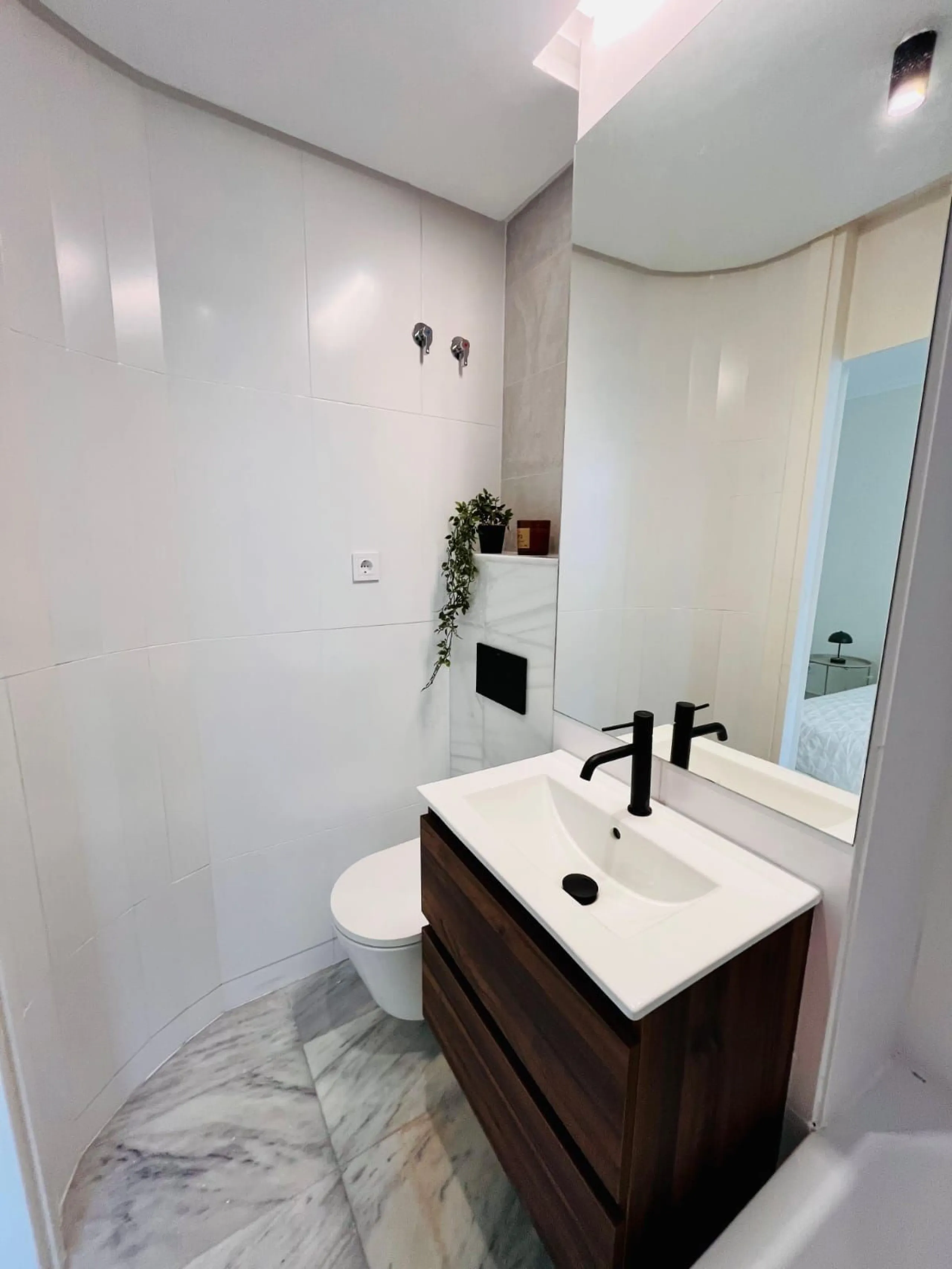 Apartment - Duplex в продаже в Marbella, Málaga. В доме 2 спален и 3 ванных комнат. Площадь дома 163 м²