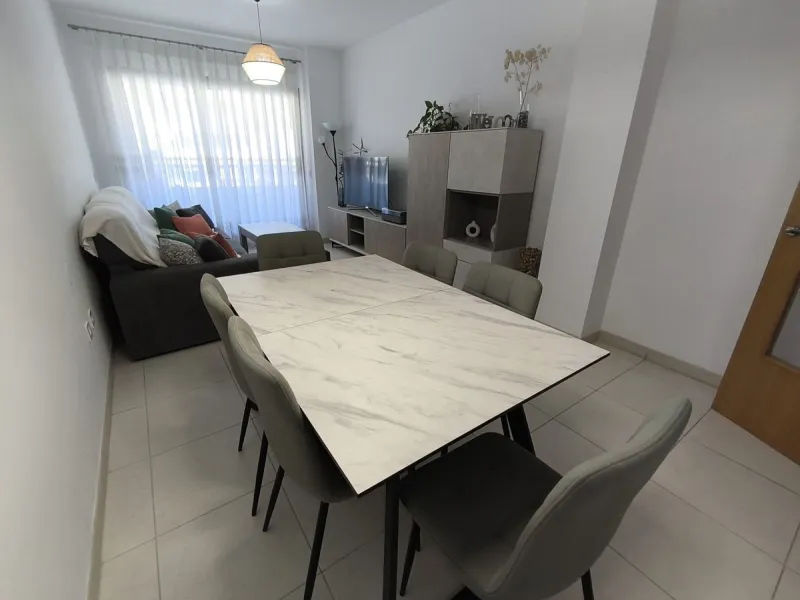 Spacious renovated 3-bedroom apartment with terrace, garage, storage room and communal areas in Torremolinos