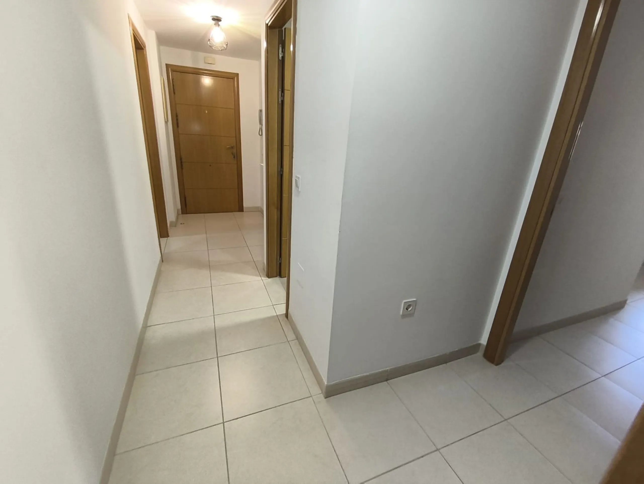 Spacious renovated 3-bedroom apartment with terrace, garage, storage room and communal areas in Torremolinos