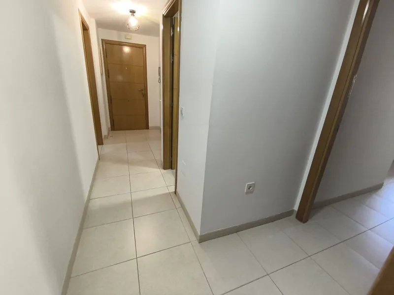 Spacious renovated 3-bedroom apartment with terrace, garage, storage room and communal areas in Torremolinos