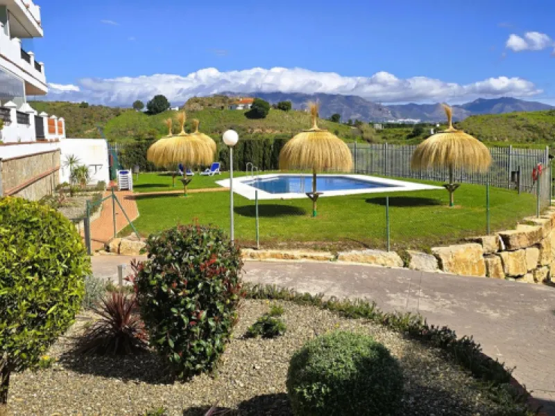 Beautiful, spacious apartment with sea and mountain views.