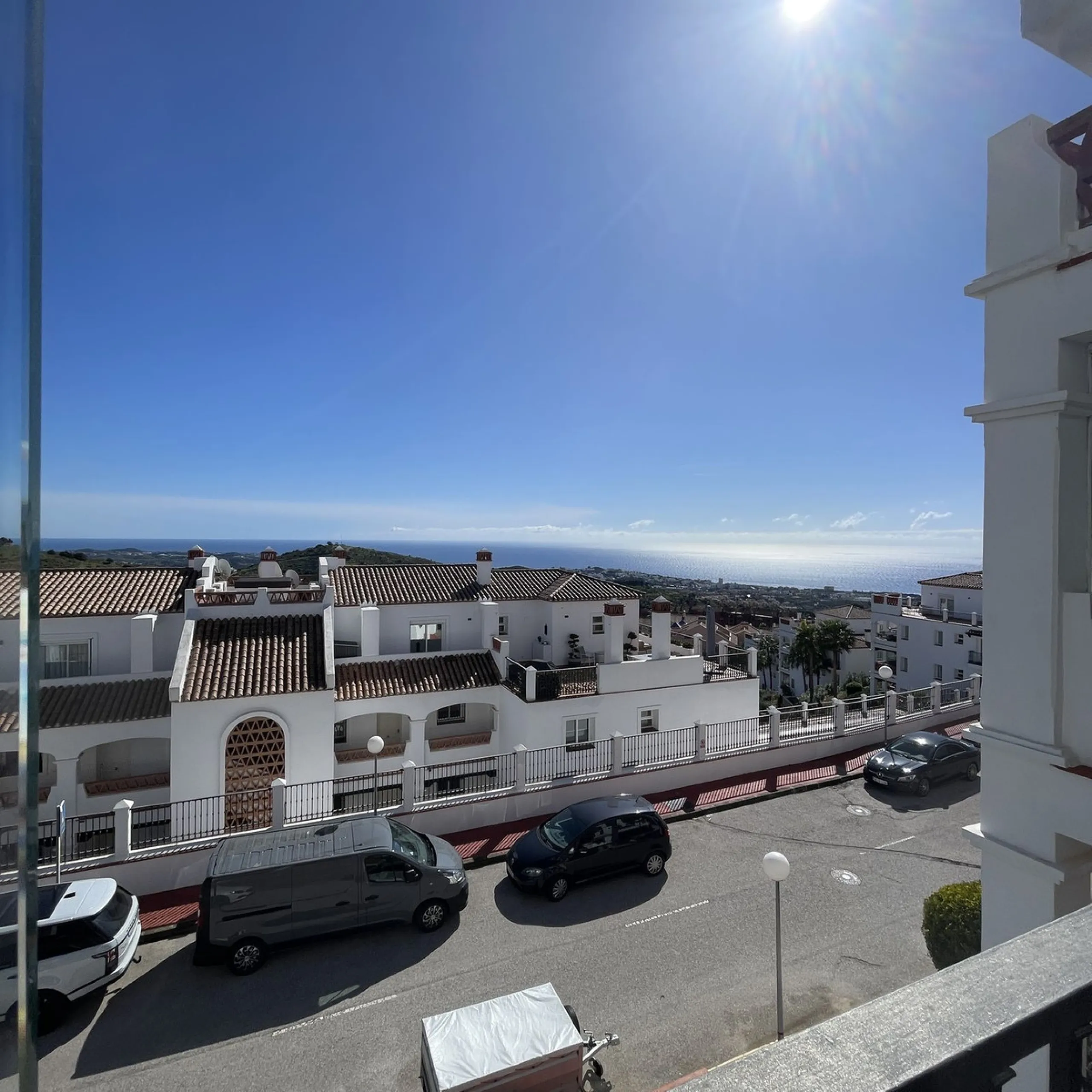 Beautiful, spacious apartment with sea and mountain views.