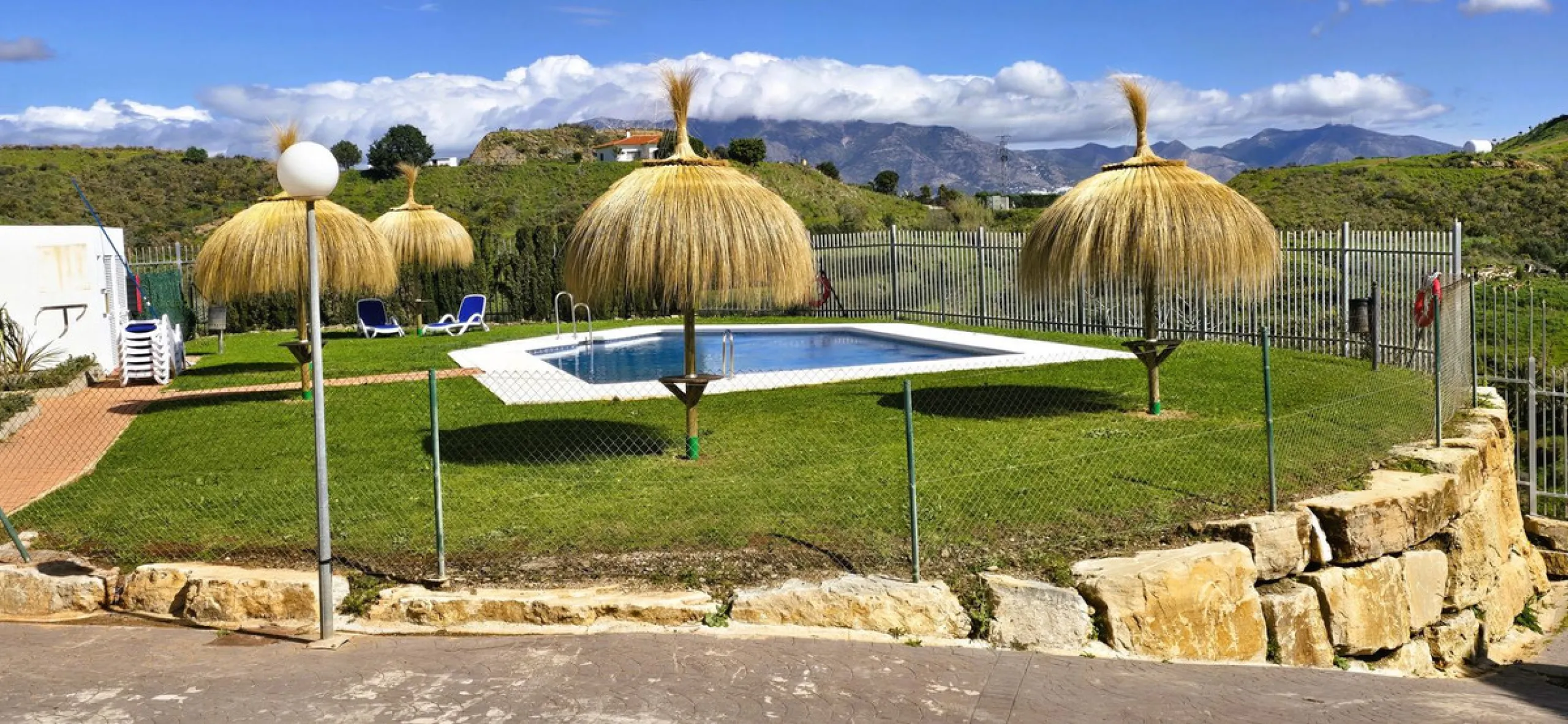 Beautiful, spacious apartment with sea and mountain views.