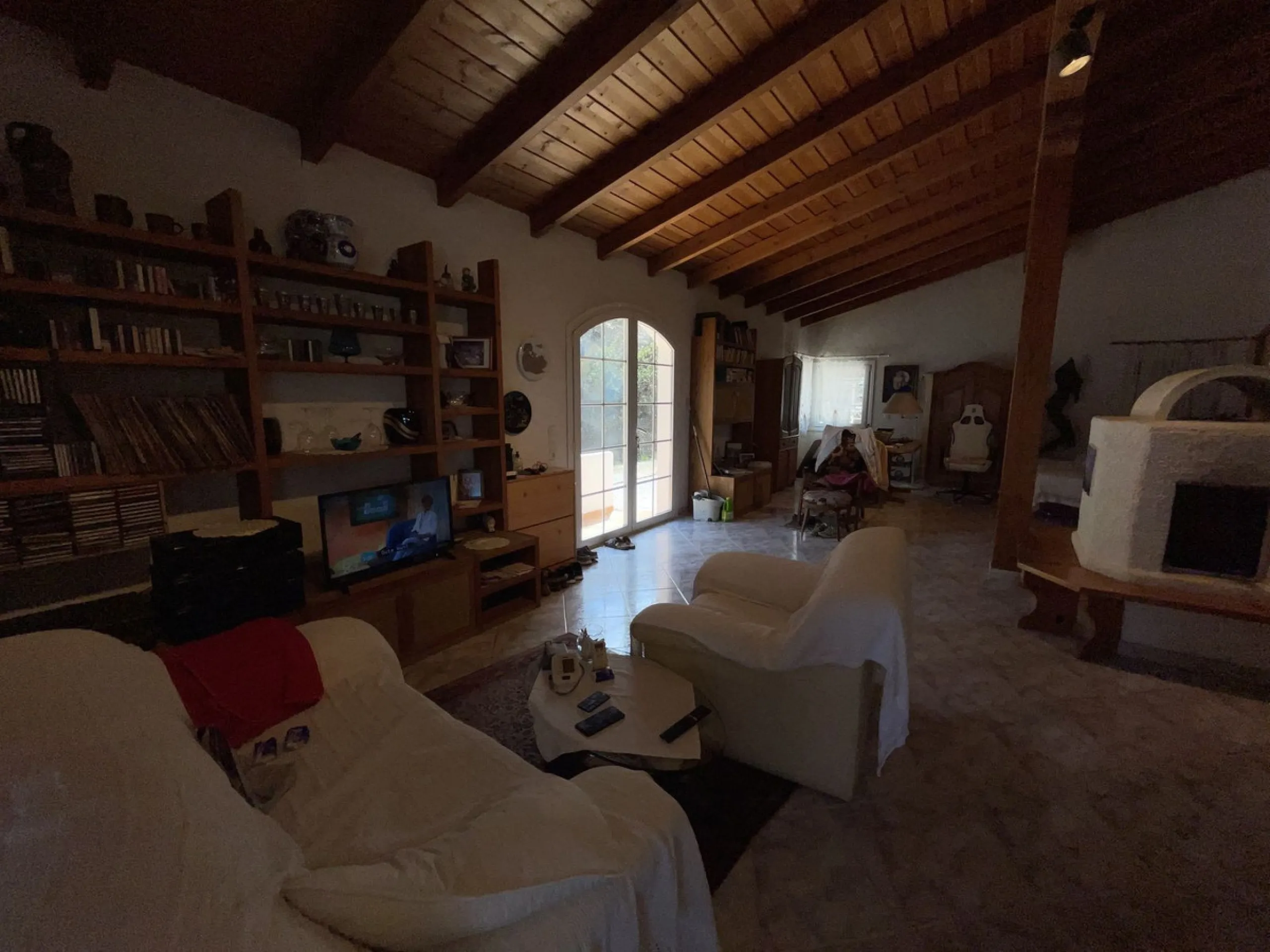 House - Detached Villa в продаже в Estepona, Málaga. В доме 3 спален и 4 ванных комнат. Площадь дома 239 м². Площадь участка 3757 м²