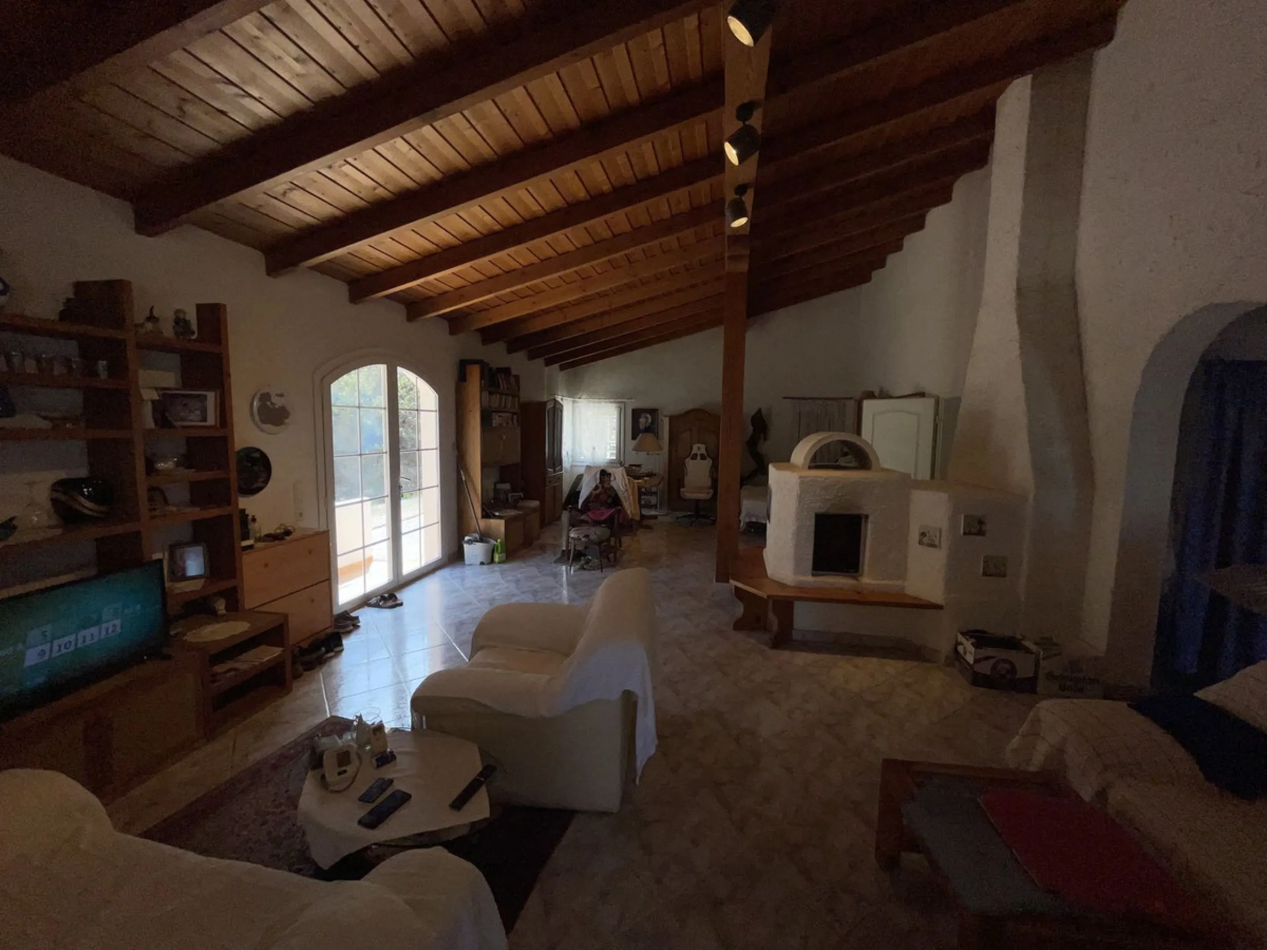 House - Detached Villa в продаже в Estepona, Málaga. В доме 3 спален и 4 ванных комнат. Площадь дома 239 м². Площадь участка 3757 м²