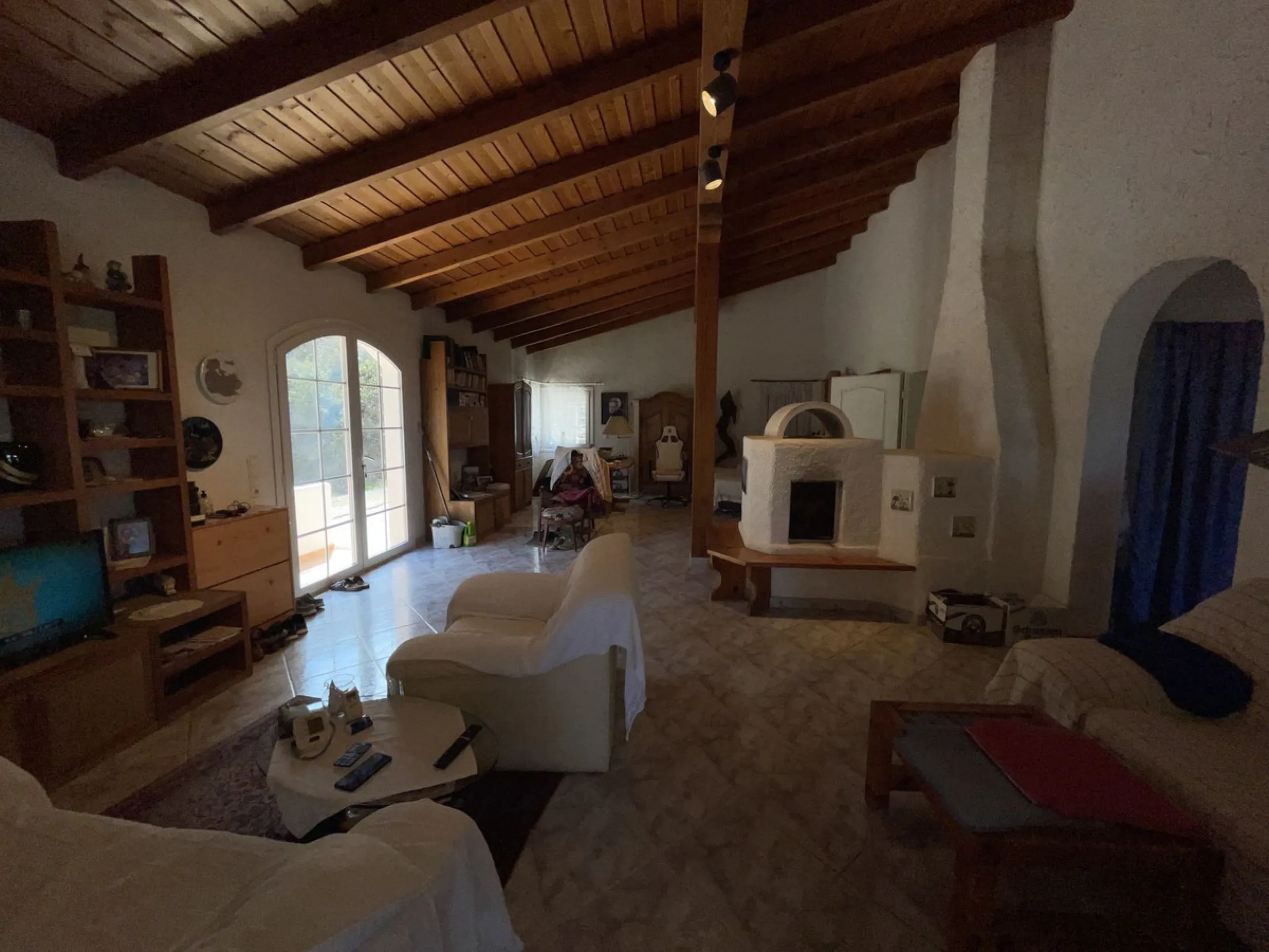 House - Detached Villa в продаже в Estepona, Málaga. В доме 3 спален и 4 ванных комнат. Площадь дома 239 м². Площадь участка 3757 м²
