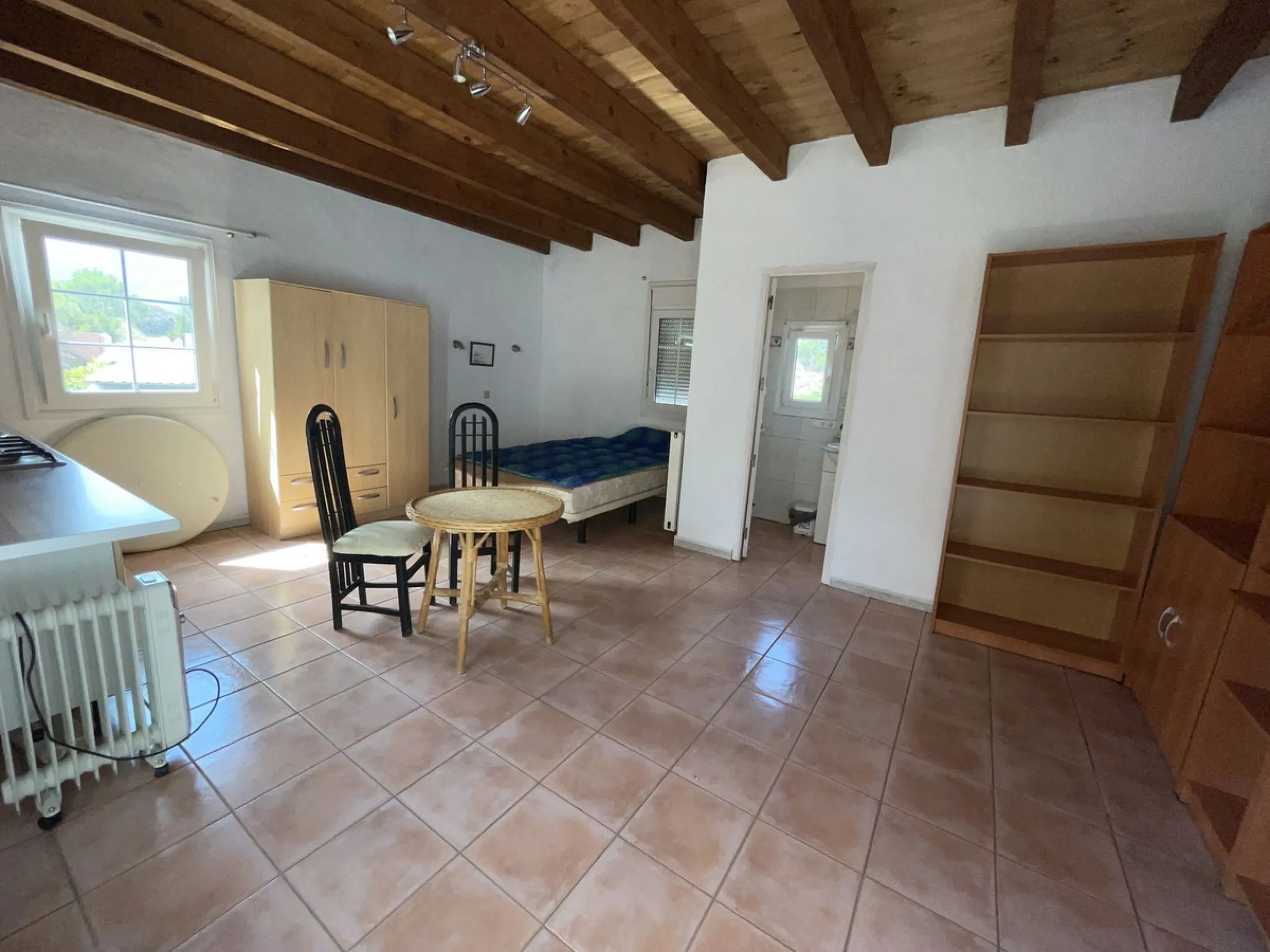 House - Detached Villa в продаже в Estepona, Málaga. В доме 3 спален и 4 ванных комнат. Площадь дома 239 м². Площадь участка 3757 м²