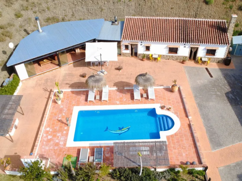 House - Detached Villa в продаже в Alora, Málaga. В доме 6 спален и 5 ванных комнат. Площадь дома 226 м²